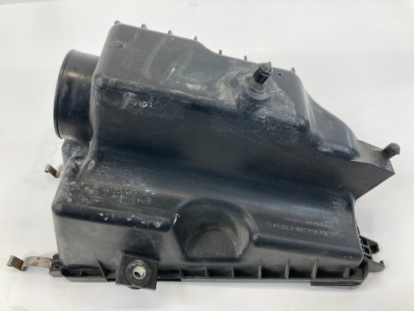 2010-2013 SUZUKI SX4 AIR CLEANER INTAKE LOWER COVER HOUSING OEM 13700-54L00