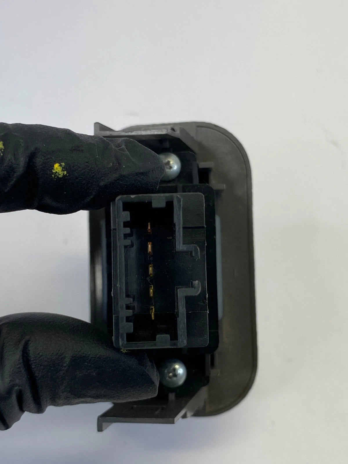 2005-2010 HONDA ODYSSEY POWER TAILGATE TRUNK POWER RELEASE SWITCH OEM