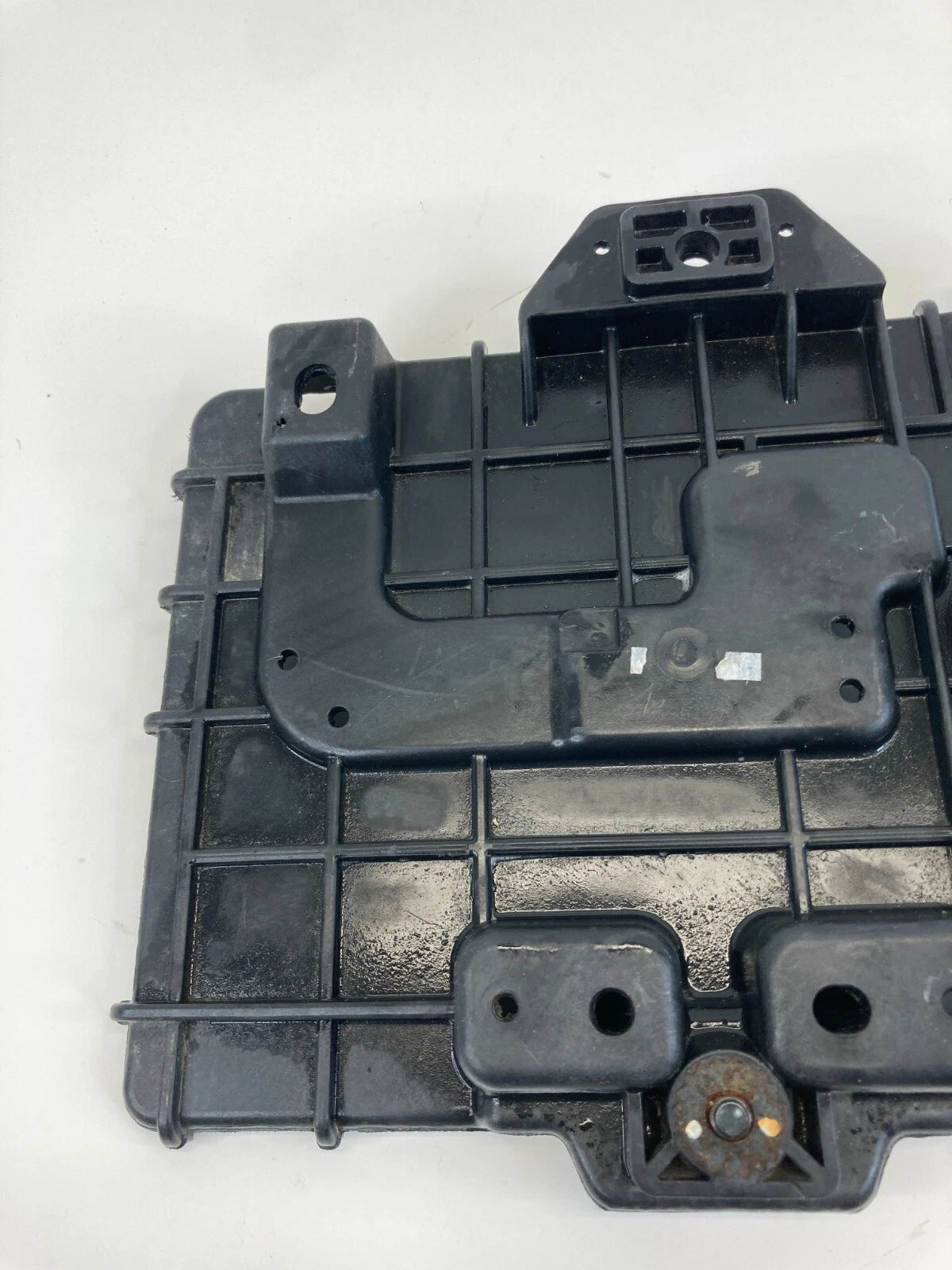 2013-2017 HYUNDAI ACCENT BATTERY TRAY HOLDER BRACKET SUPPORT 37150-1R370 OEM