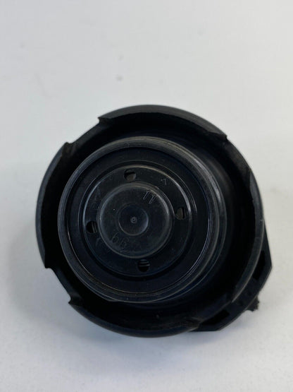 1998-2001 Volkswagen New Beetle Fuel Tank Filler Gas Cap OEM