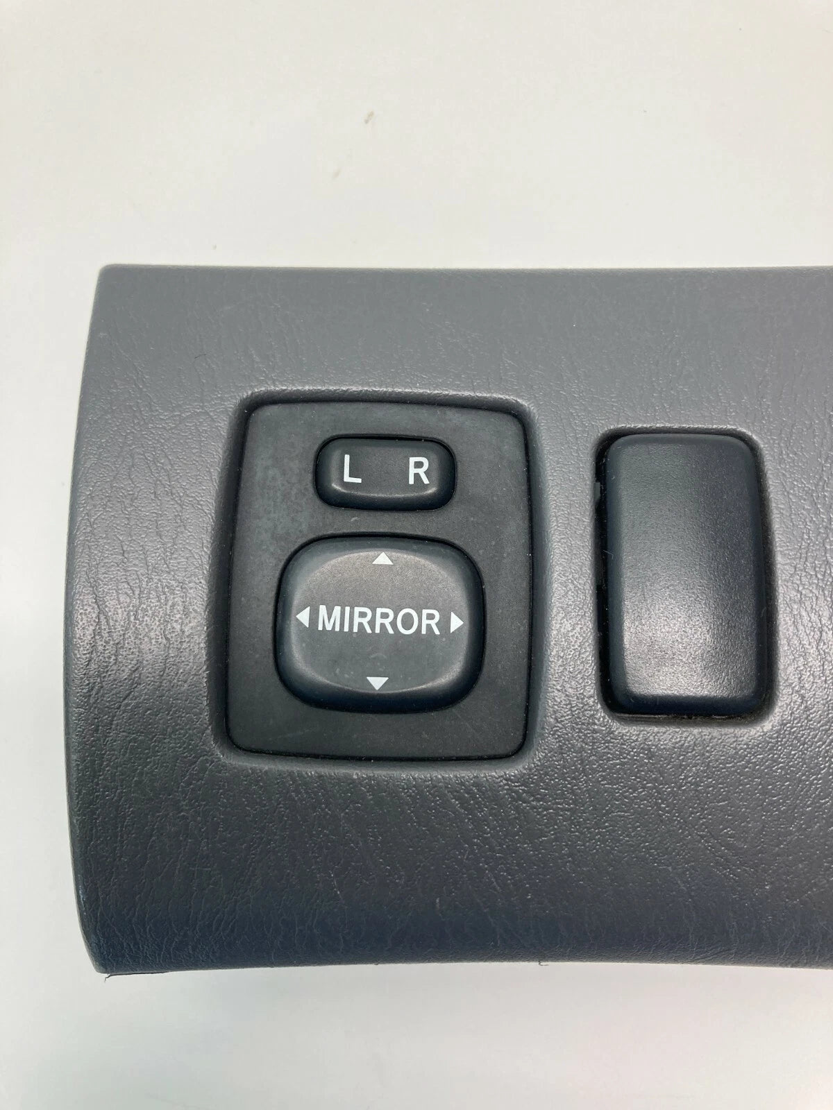 2004-2008 TOYOTA CAMRY SOLARA DASH MIRROR ADJUSTMENT CONTROL SWITCH 55422-AA010