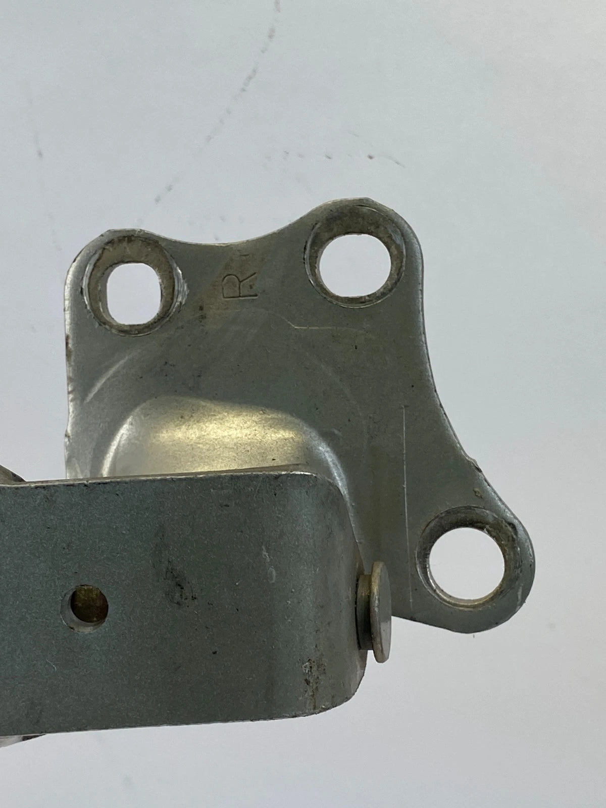 2004-2010 TOYOTA SIENNA REAR RIGHT DOOR MIDDLE SLIDING HINGE ROLLER RAIL UNIT
