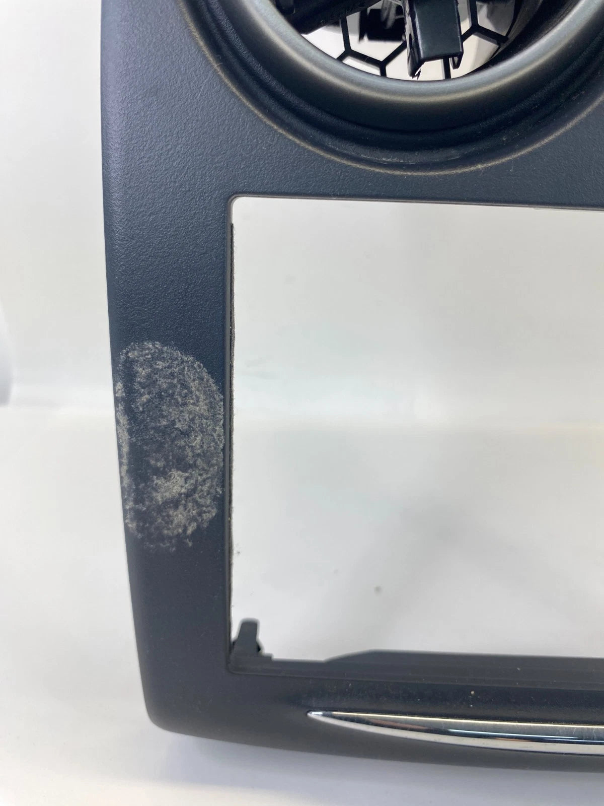 2011-2013 NISSAN ROGUE CENTER DASH RADIO BEZEL TRIM W/ AC VENTS 68260-1VK0A OEM