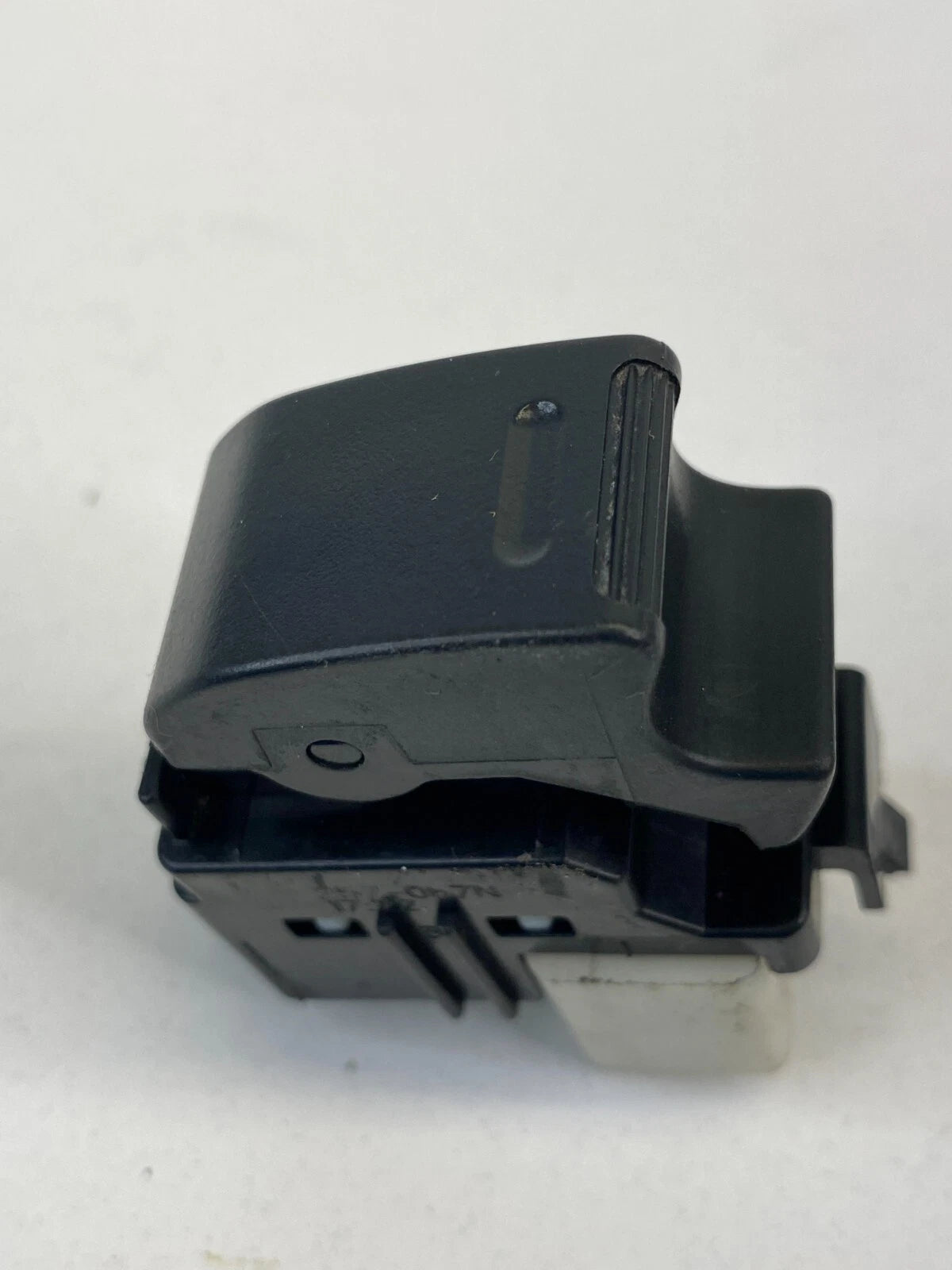 93-08 TOYOTA COROLLA 03-08 MATRIX REAR RIGHT SIDE DOOR POWER WINDOW SWITCH OEM