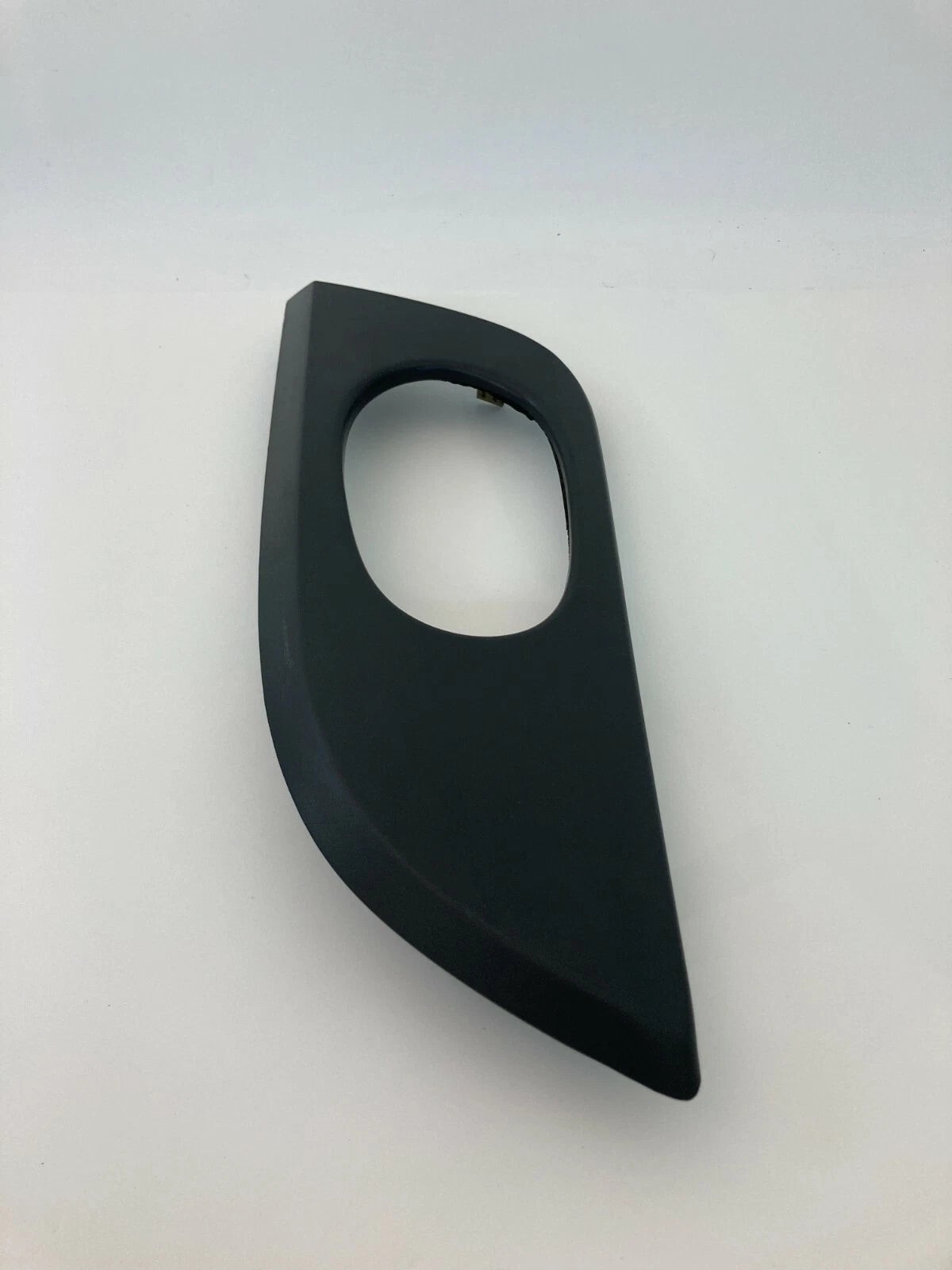 2003-2008 ISUZU ASCENDER FRONT RIGHT PASSENGER INSIDE DOOR HANDLE BEZEL OEM