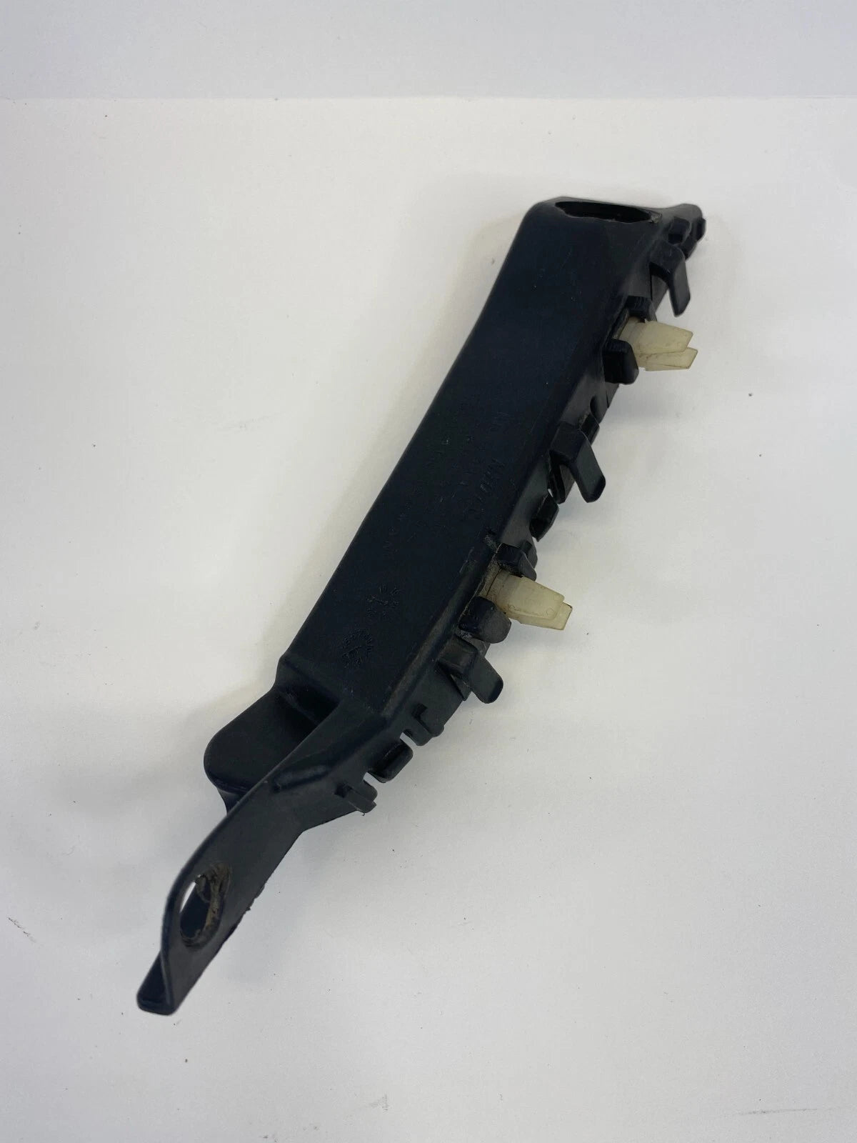2011-2016 HYUNDAI ELANTRA FRONT RIGHT SIDE BUMPER RETAINER SUPPORT BRACKET OEM