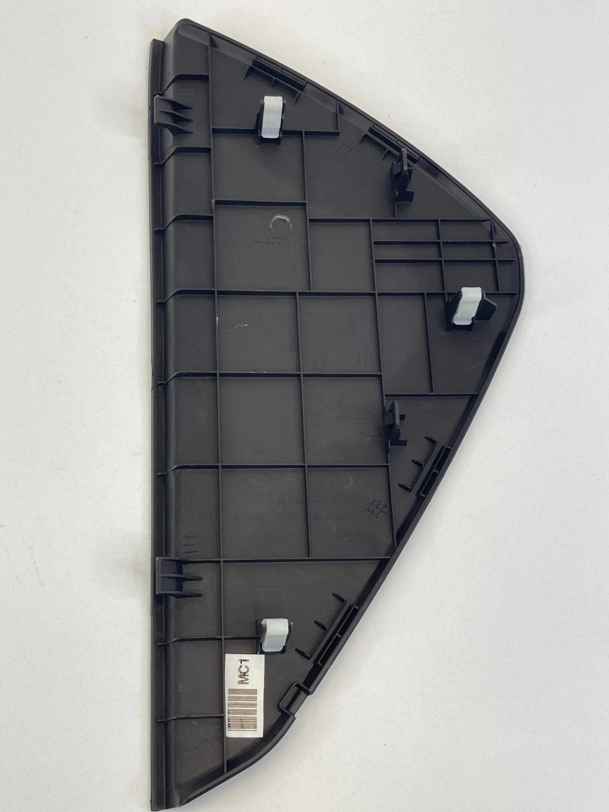 2010-2015 HYUNDAI TUCSON FRONT RIGHT SIDE END CAP DASH COVER TRIM 847682S000