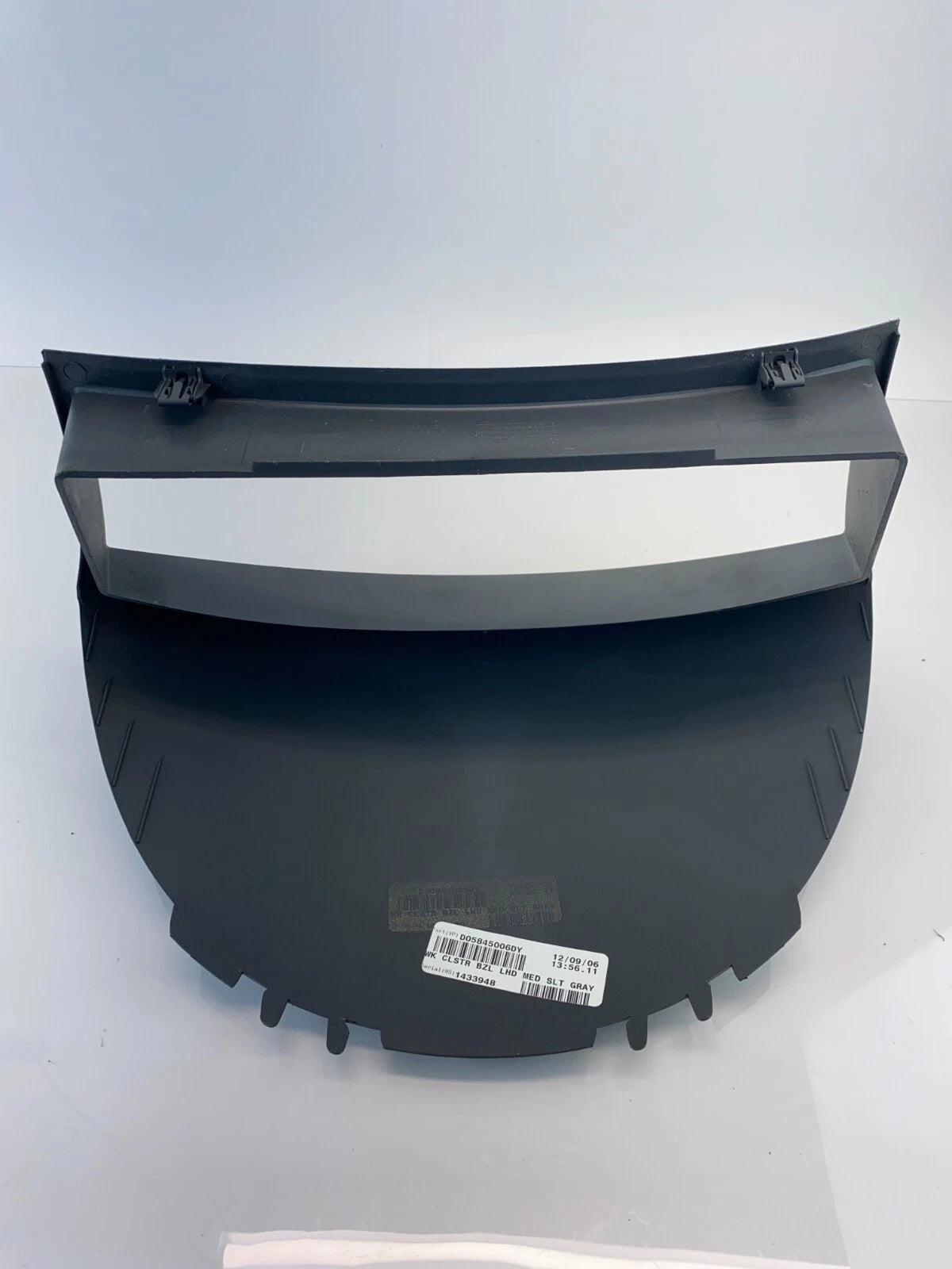 05 06 07 JEEP GRAND CHEROKEE SPEEDOMETER CLUSTER DASH BEZEL TRIM 5JY71TRM OEM