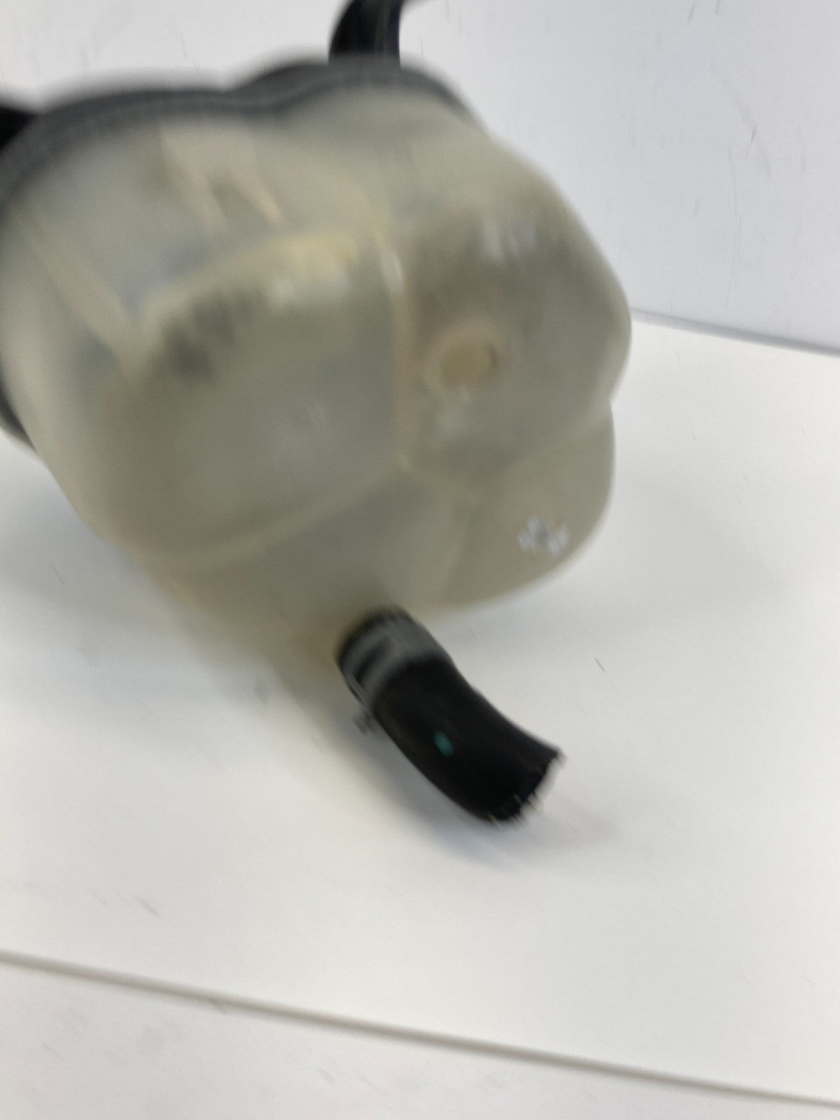 2010-2017 GMC Terrain 3.0L V6 Coolant Reservoir Radiator Expansion Tank Assy OEM