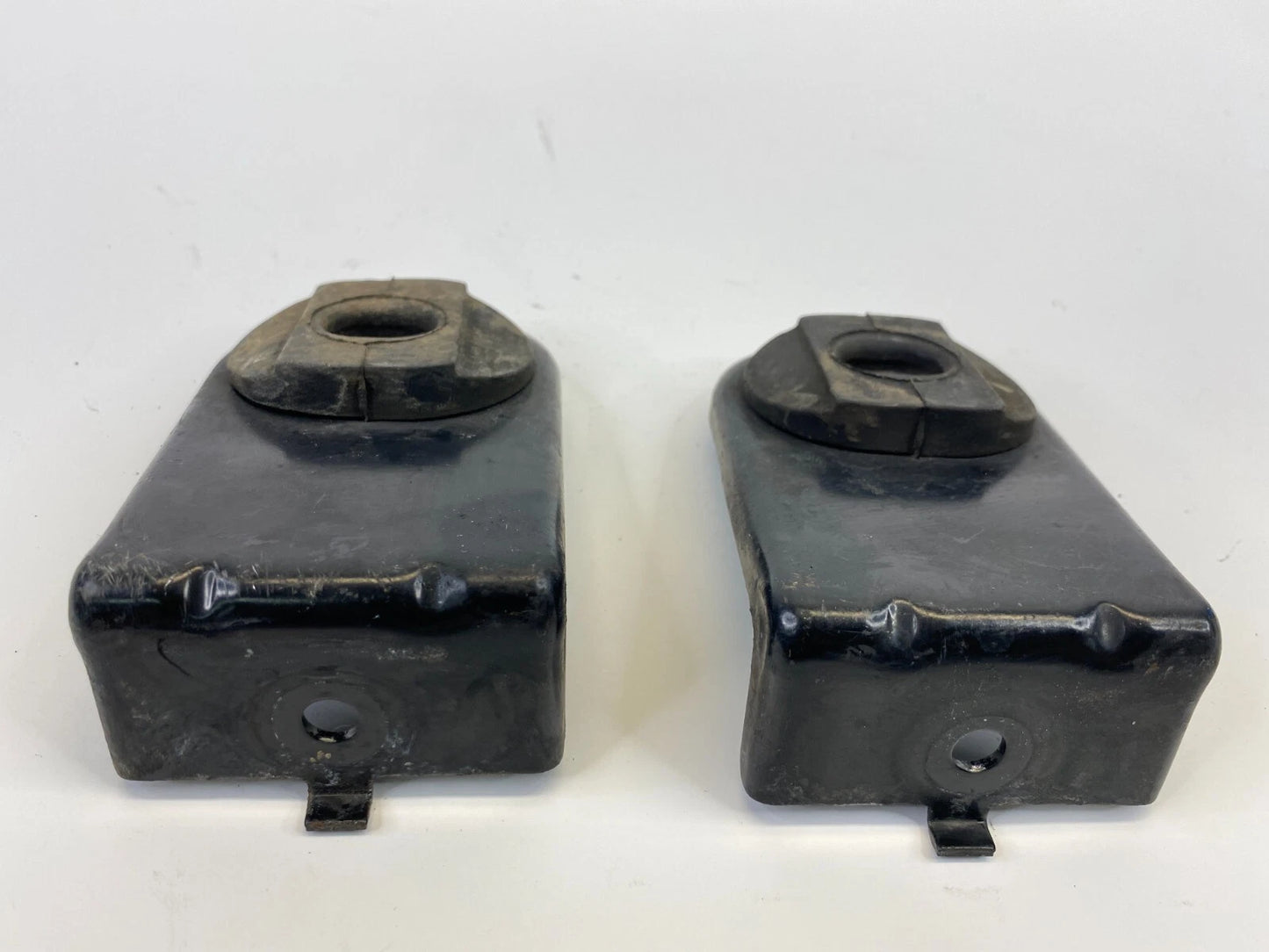 2007-2012 DODGE CALIBER UPPER RADIATOR MOUNT SUPPORT BRACKET PAIR B78AA247C8 OEM