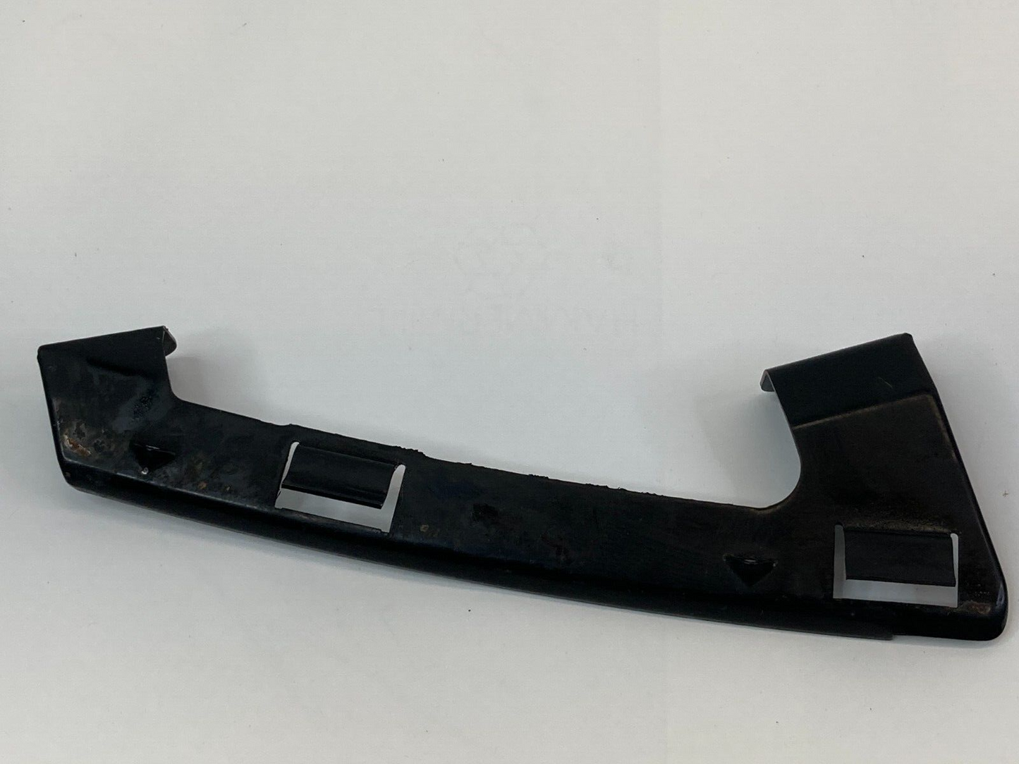 07-10 Hyundai Elantra Front Right Bumper Cover Upper Retainer Bracket Mounting
