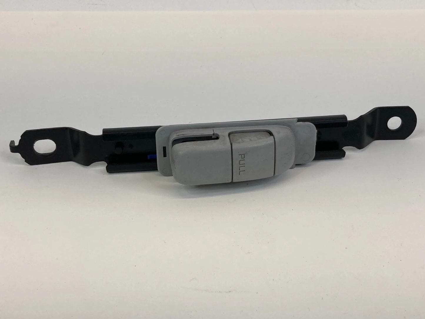 2004-2009 MAZDA3 MAZDA 3 FRONT RIGHT PASSENGER SIDE SEAT BELT HEIGHT ADJUSTER