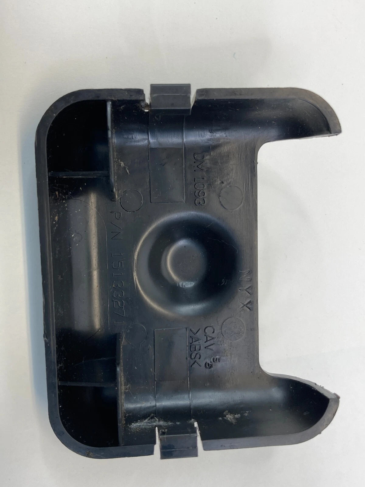 05-09 SAAB 9-7X PASSENGER DRIVER SEAT TRACK END BOLT SHIELD COVER OEM 15133271