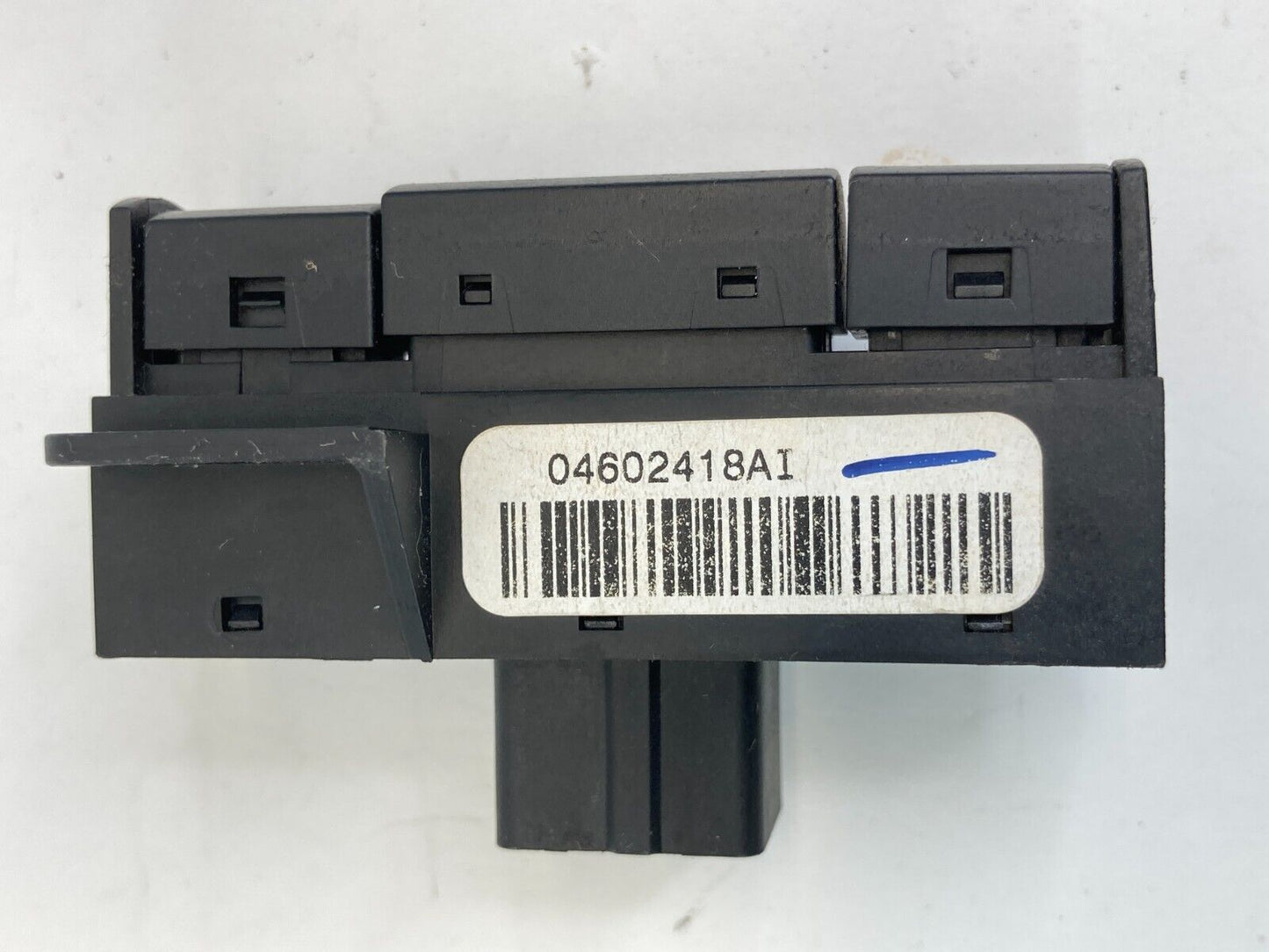 2008 2009 Chrysler Town & Country Dash Hazard Light Control Switch 4602418AI OEM