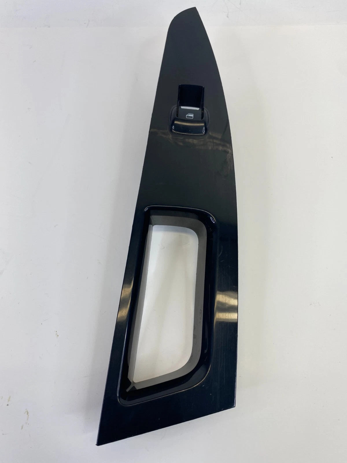 2013-2020 FORD FUSION REAR RIGHT SIDE DOOR WINDOW SWITCH W/ BEZEL DS73-14A567-B