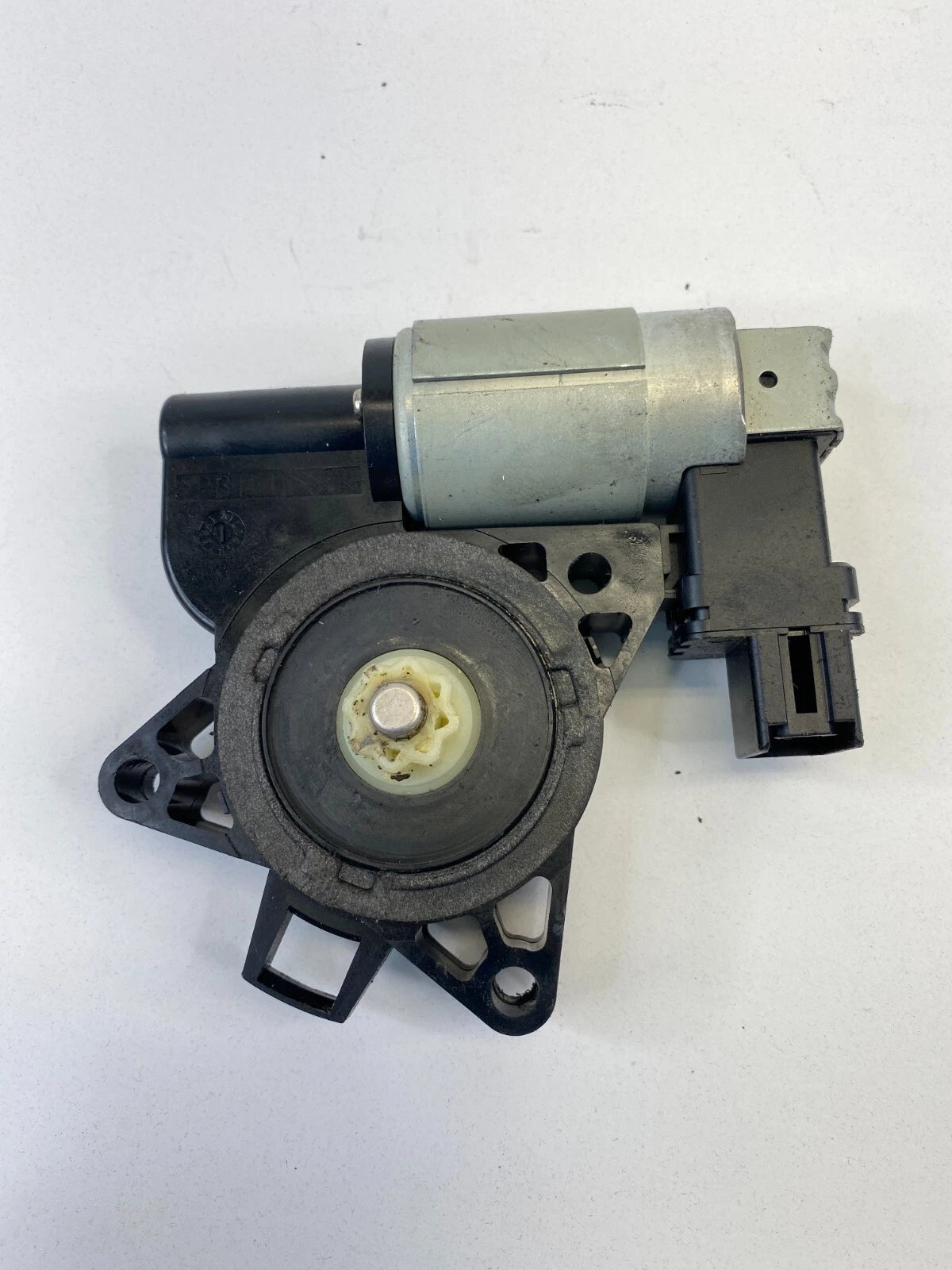 2004-2009 MAZDA 3 MAZDA3 REAR RIGHT SIDE DOOR POWER WINDOW MOTOR G22C5958X OEM