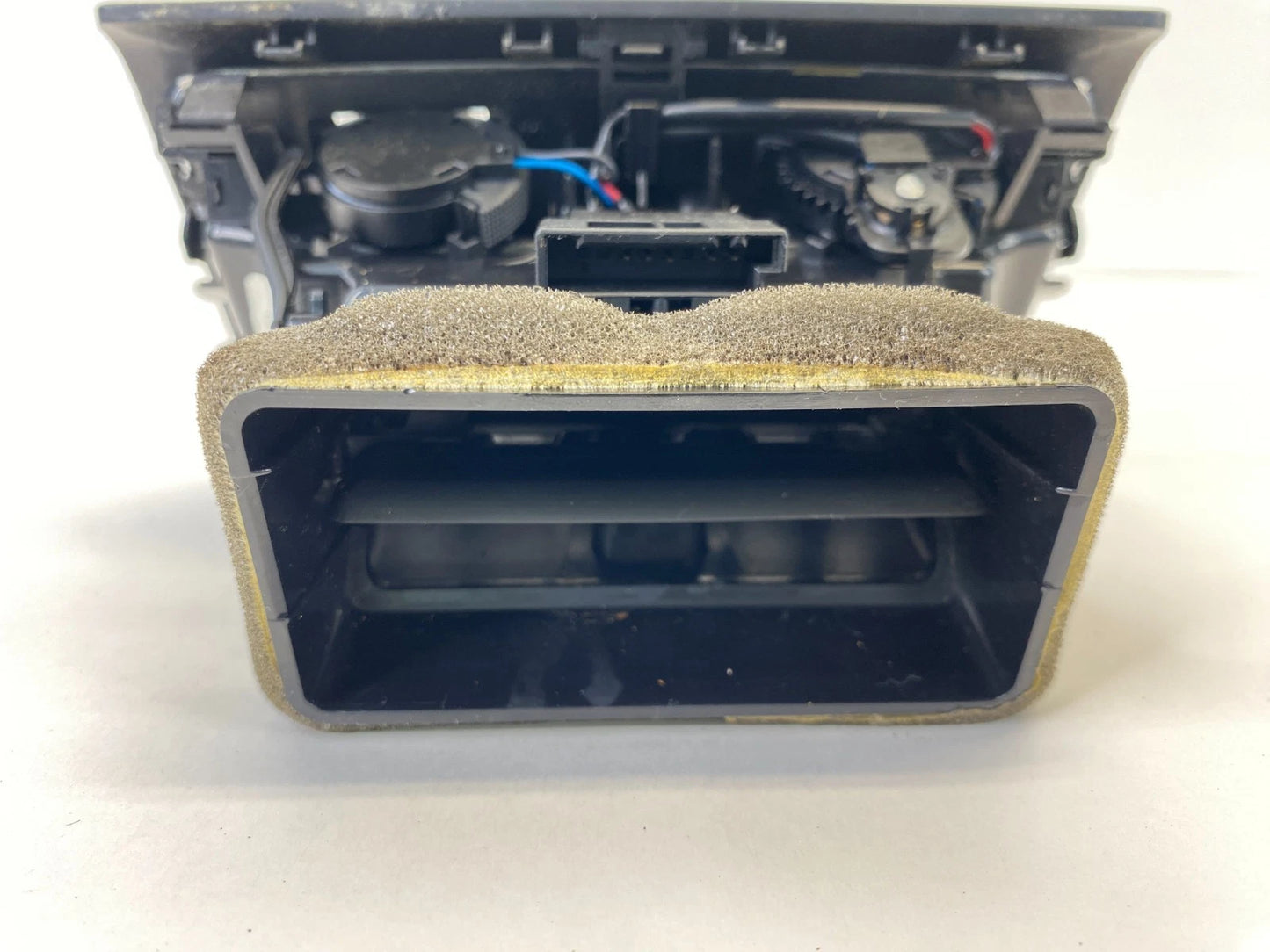 2009-2017 AUDI A5 QUATTRO REAR CENTER CONSOLE A/C AIR VENT 8K0-819-203-E OEM