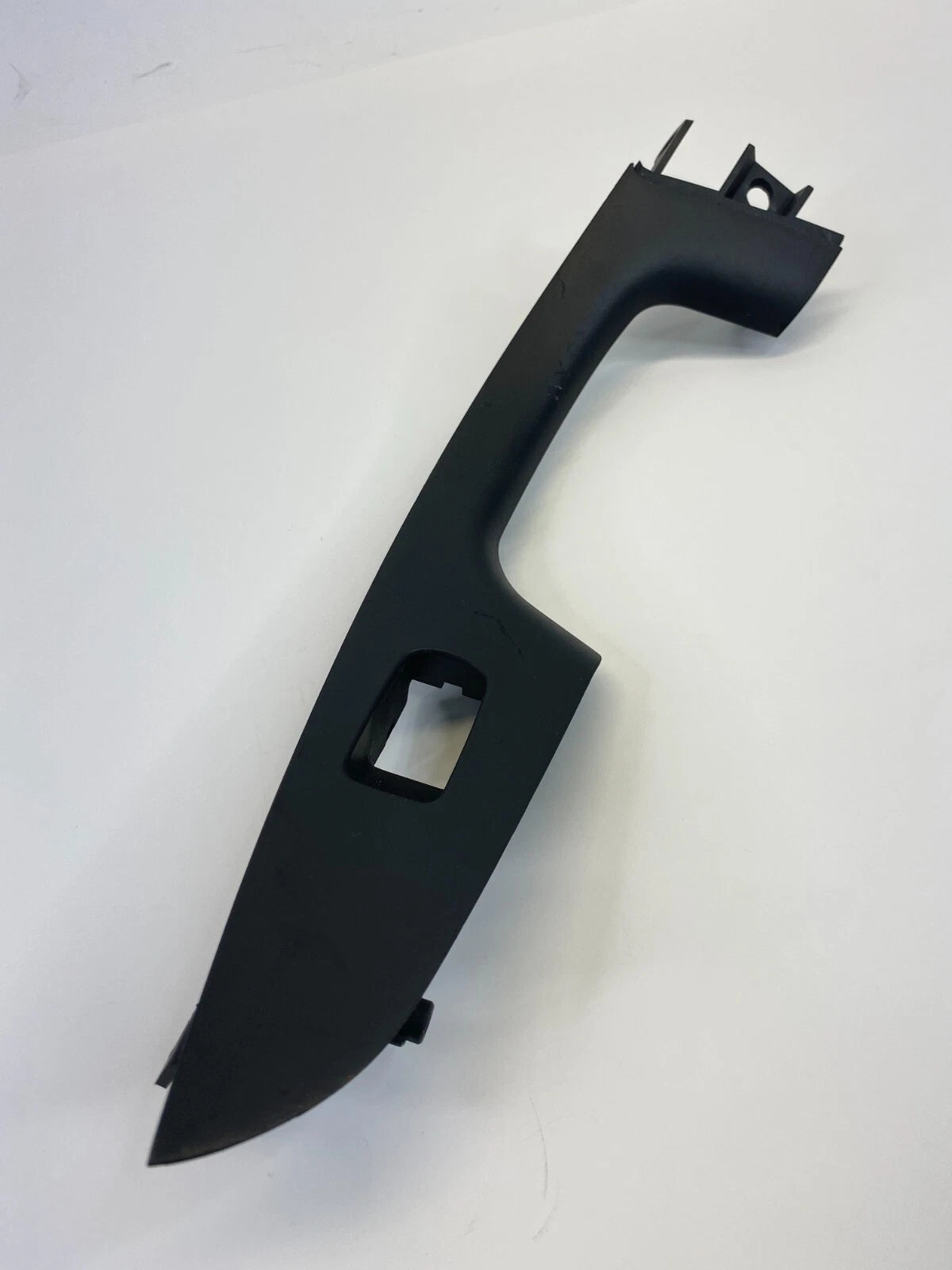 2011-2013 HYUNDAI ELANTRA SEDAN REAR LEFT WINDOW SWITCH BEZEL TRIM 201007562 OEM