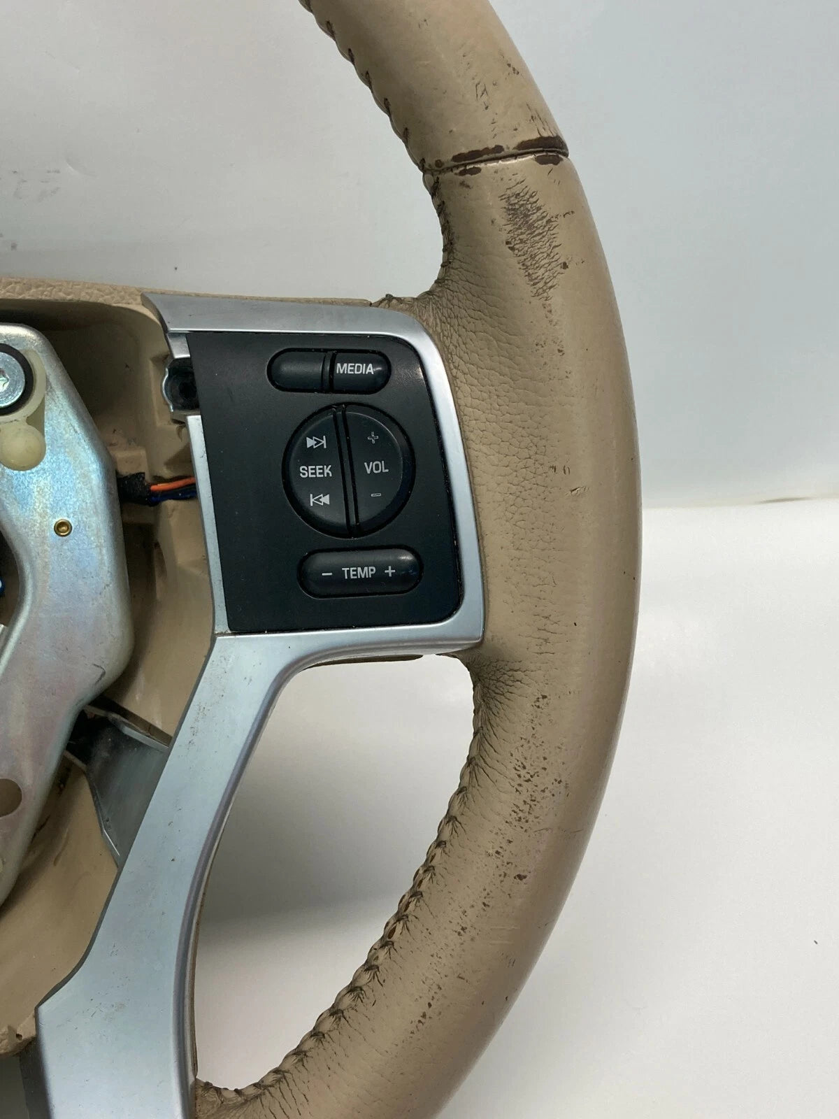 06 07 MERCURY MOUNTAINEER DRIVER SIDE STEERING WHEEL W/ CRUISE & AUDIO CONTROLS