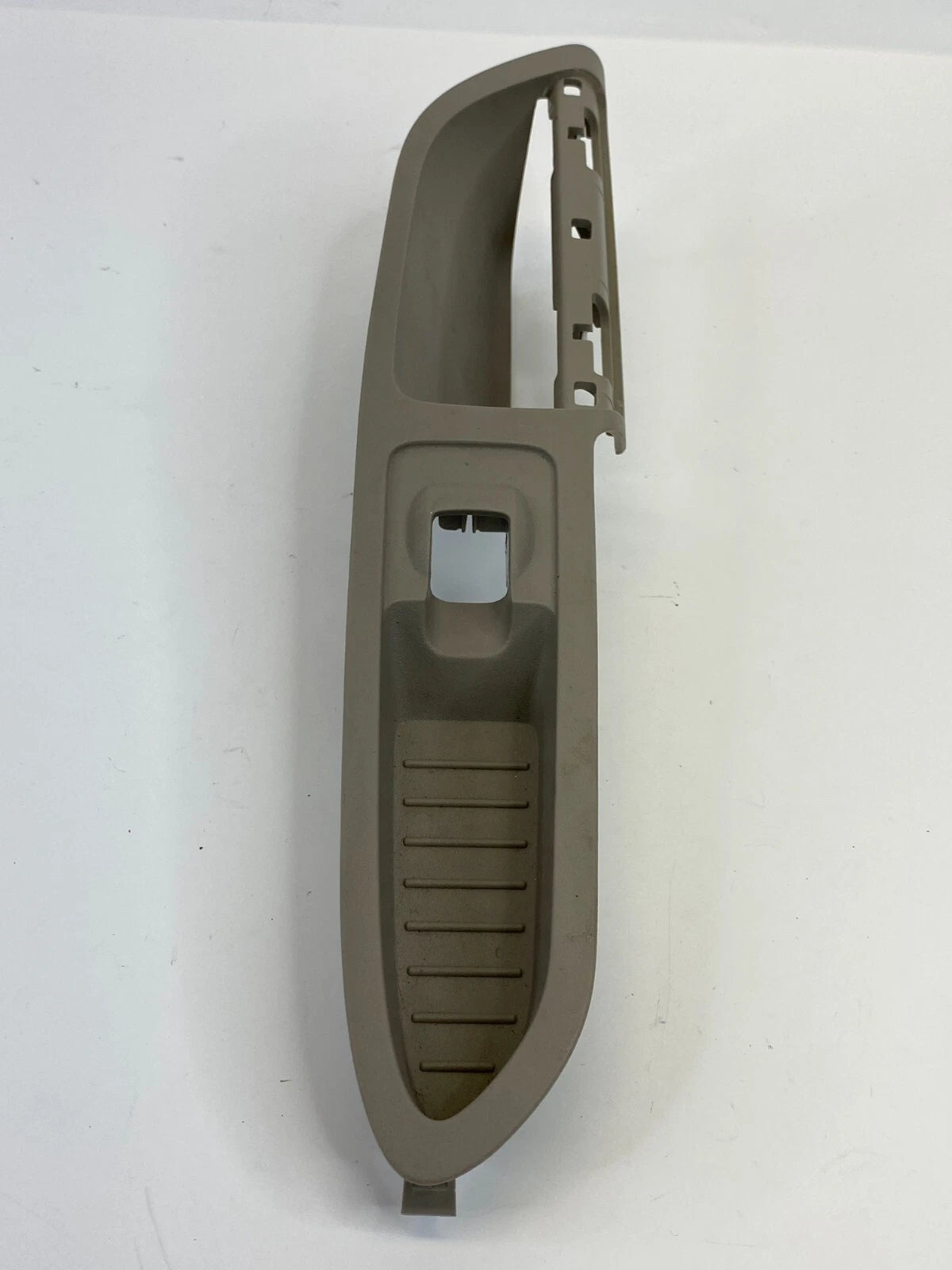 2013-2019 FORD ESCAPE FRONT RIGHT DOOR WINDOW SWITCH BEZEL CJ54-S202B04-A