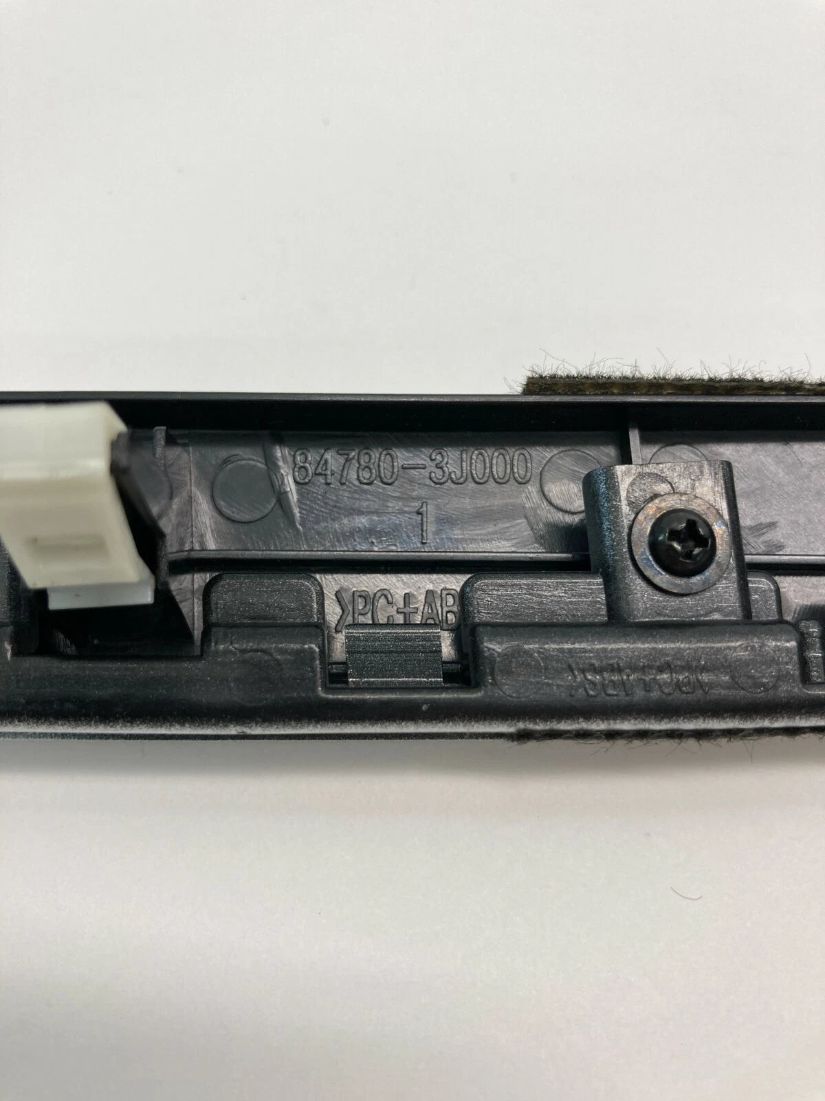 07-12 HYUNDAI VERACRUZ LEFT SIDE DASH DECORATIVE COVER TRIM BEZEL 847803J000 OEM