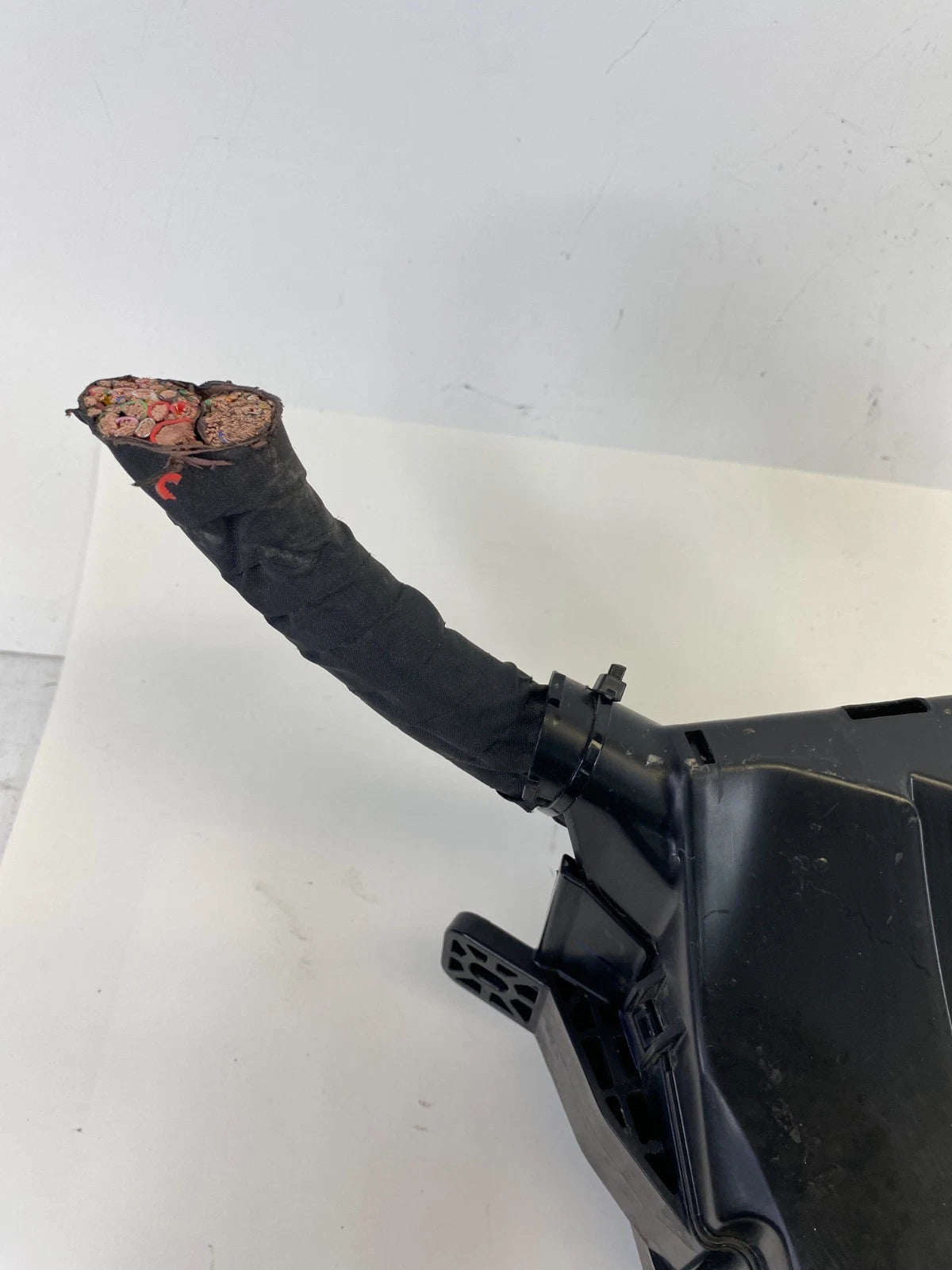 2013-2016 KIA OPTIMA 2.4L FWD ENGINE COMPARTMENT JUNCTION FUSE RELAY BOX ASSY