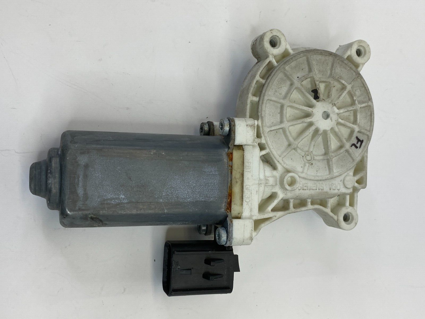 2005-2010 Chrysler 300 Front Left Driver Side Door Window Motor 994668-102 OEM