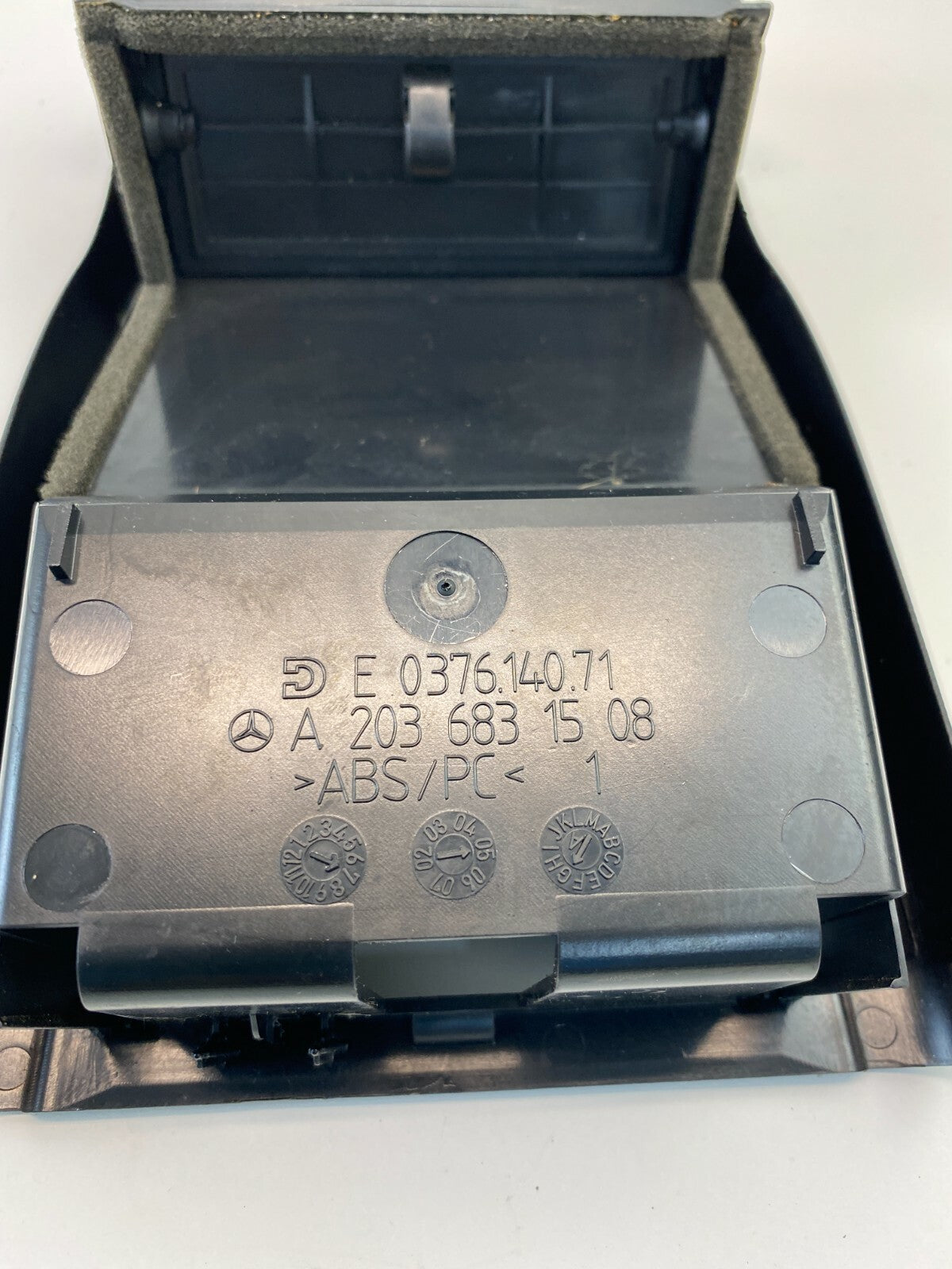 2006 2007 Mercedes C280 05-07 C230 Rear Center Console AC Air Vent Trim Panel