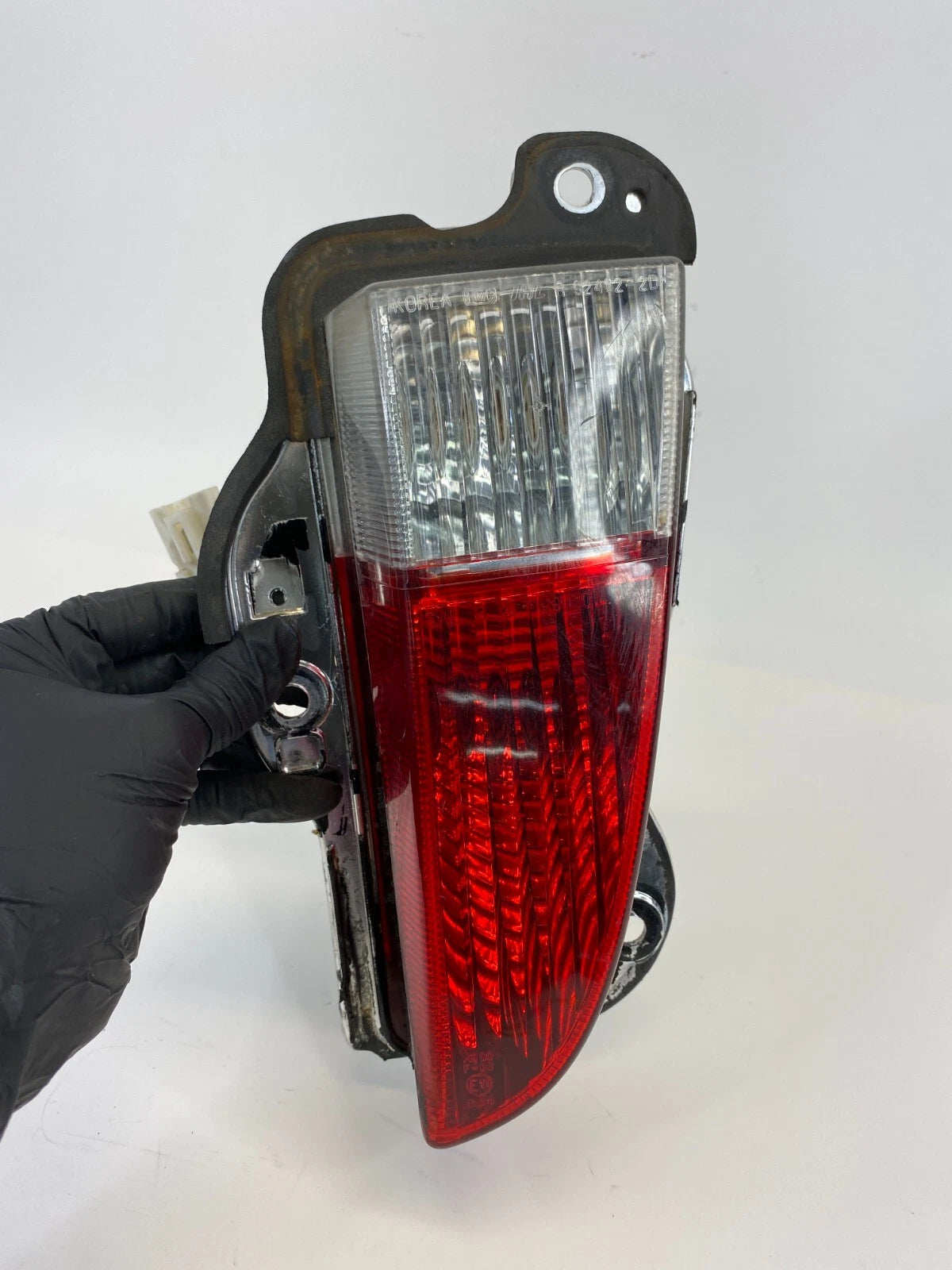 2001-2006 HYUNDAI ELANTRA HATCHBACK RIGHT SIDE REVERSE BACKUP LIGHT BACK UP LAMP