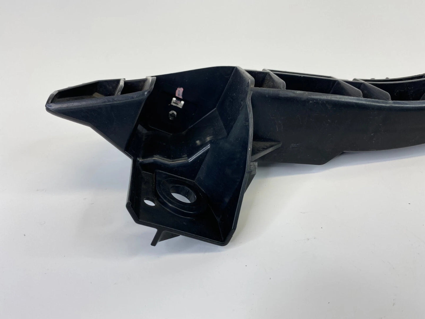 2009-2013 SUBARU FORESTER FRONT BUMPER LEFT SIDE RETAINER BRACKET MOUNT OEM