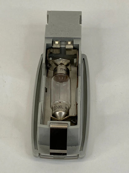 2006-2020 VOLKSWAGEN PASSAT FRONT RIGHT SIDE VISOR DOME MAP VANITY LIGHT LAMP