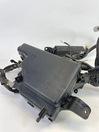 2004-2009 Toyota Prius 1.5L AT Engine Compartment Fuse Relay Box w Small Fuse