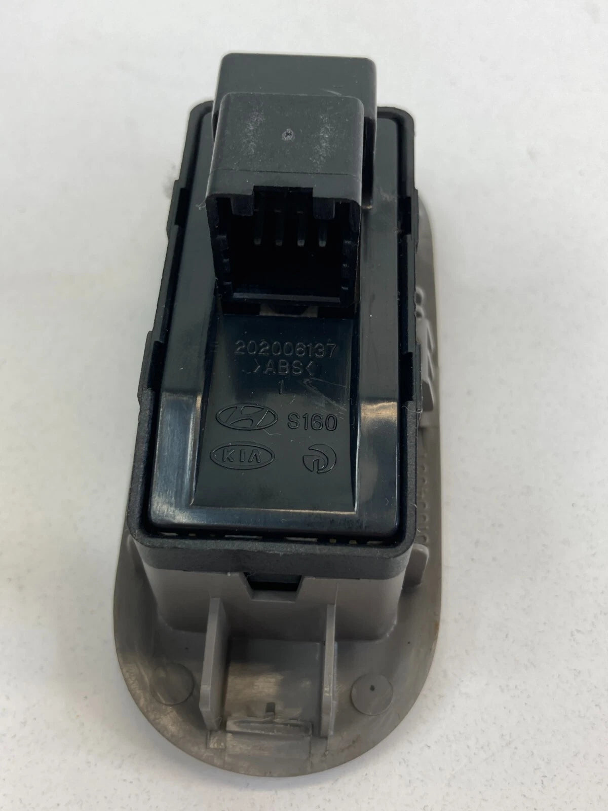 2006-2012 KIA SEDONA REAR RIGHT SIDE DOOR POWER WINDOW SWITCH ASSEMBY RR RH OEM