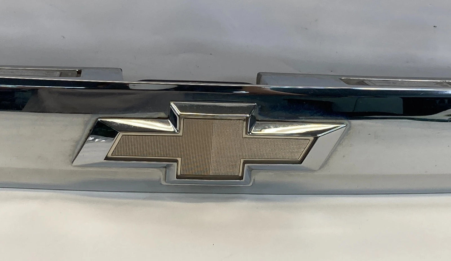 2010-2015 CHEVY EQUINOX LIFTGATE CHROME APPLIQUE MOLDING W/O CAMERA 22869810 OEM