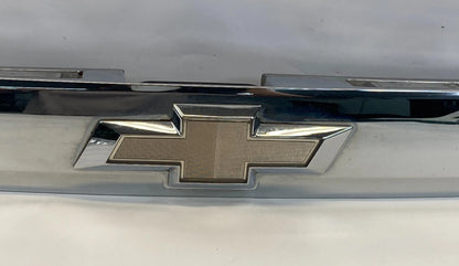 2010-2015 CHEVY EQUINOX LIFTGATE CHROME APPLIQUE MOLDING W/O CAMERA 22869810 OEM