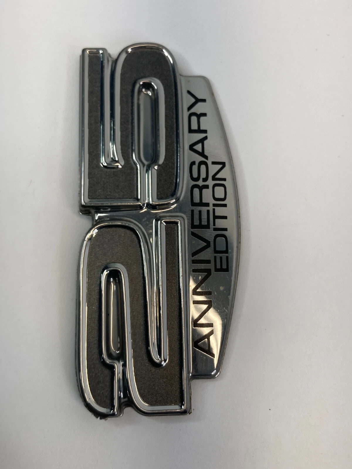 2009 DODGE GRAND CARAVAN FRONT DOOR 25 ANNIVERSAY EDITION EMBLEM LOGO BADGE OEM