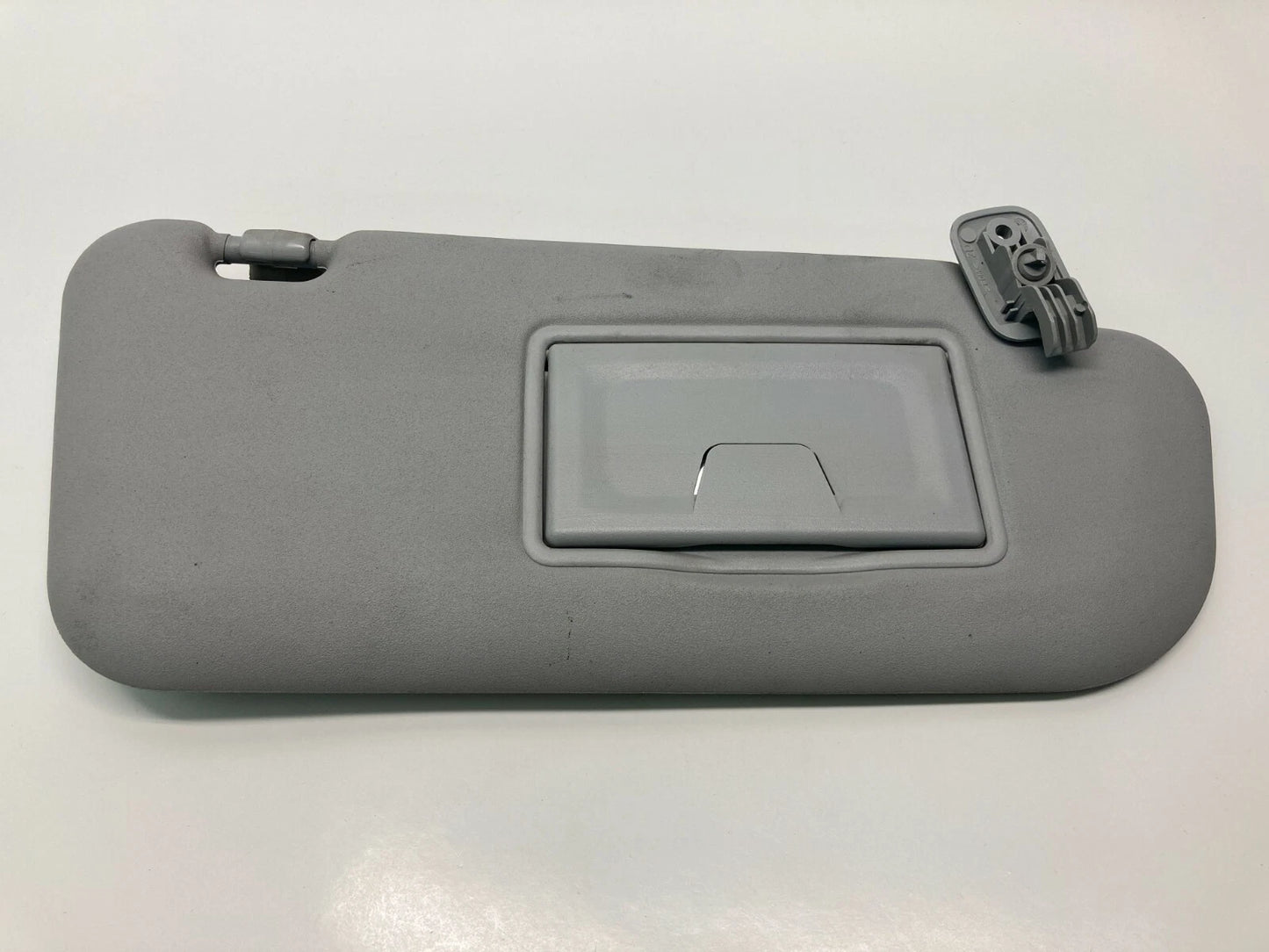 2004 2005 2006 2007 2008 MAZDA 3 RIGHT PASSENGER SIDE SUNVISOR SUN VISOR SHADE