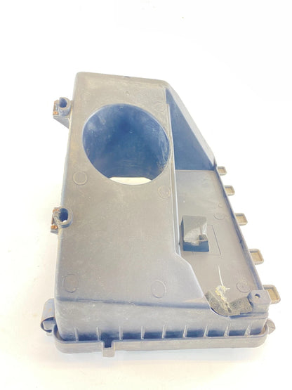 2000-2005 CHEVROLET IMPALA BASE SEDAN AIR INTAKE CLEANER BOX HOUSING 382677 OEM