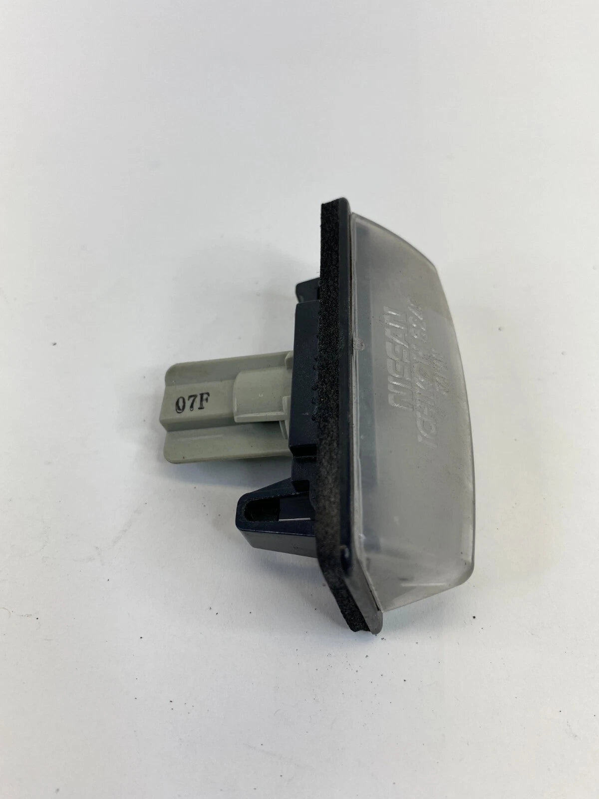 2008-2013 NISSAN ROGUE REAR TRUNK LICENSE PLATE LIGHT LAMP ASSEMBLY OEM