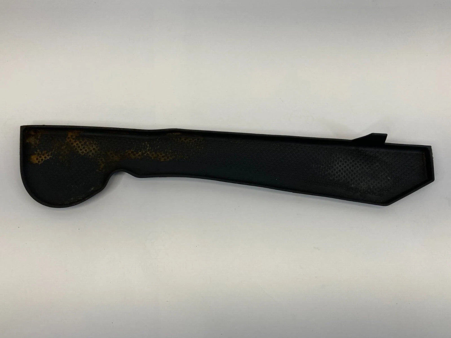 2012-2014 VOLKSWAGEN PASSAT FRONT LEFT SIDE STORAGE RUBBER INSERT MAT 561868133
