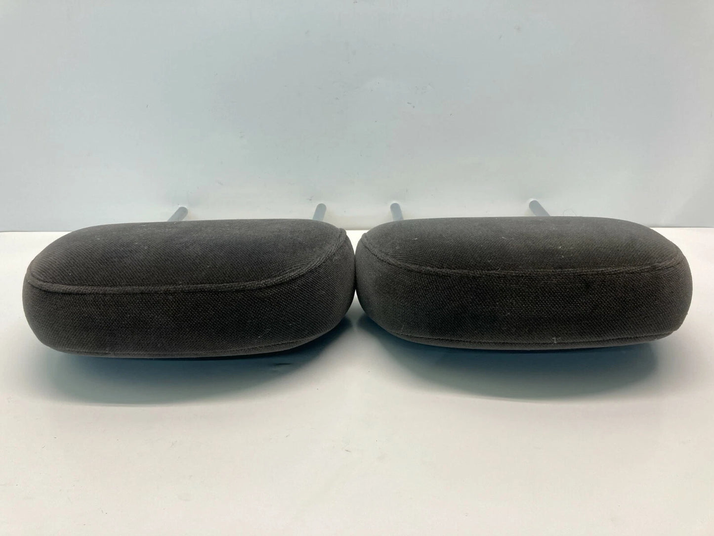 2002-2005 FORD EXPLORER FRONT LEFT & RIGHT SEAT HEADREST HEAD REST SET OEM
