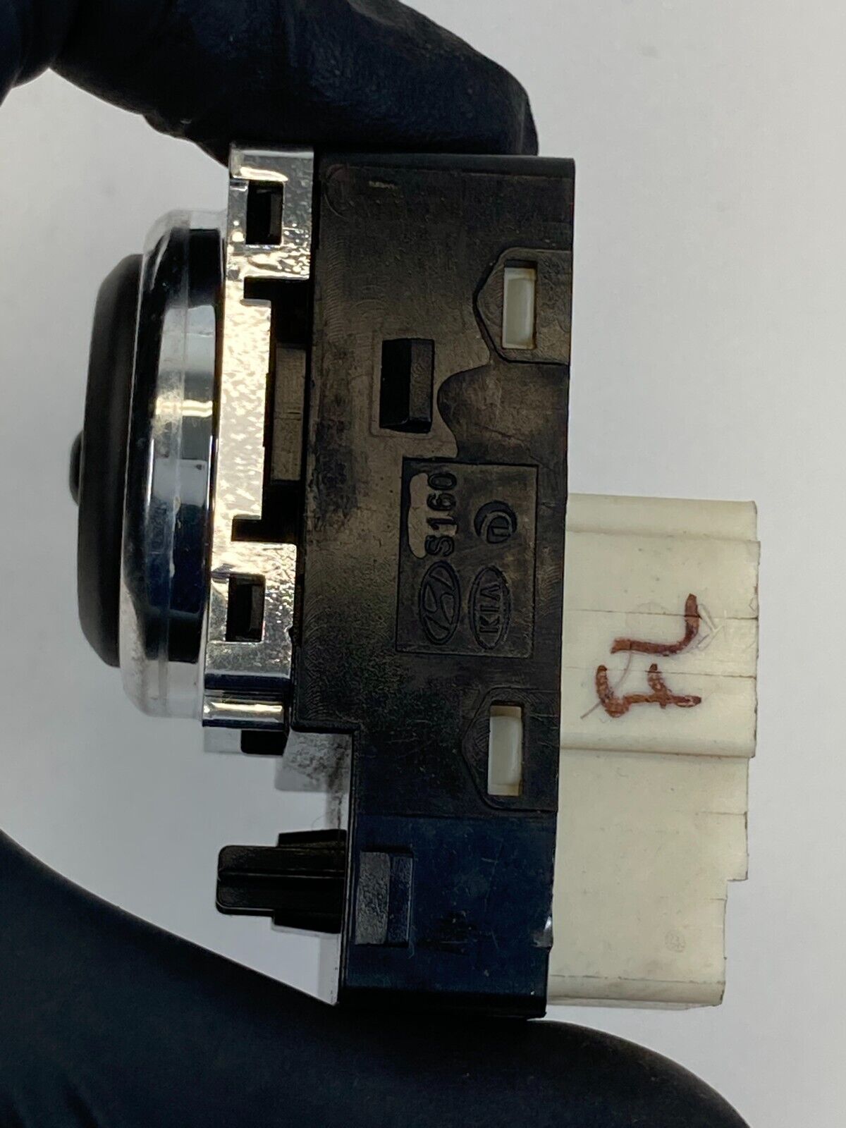 2011 2012 2013 Hyundai Elantra Left Side Power Mirror Switch 202009648 OEM