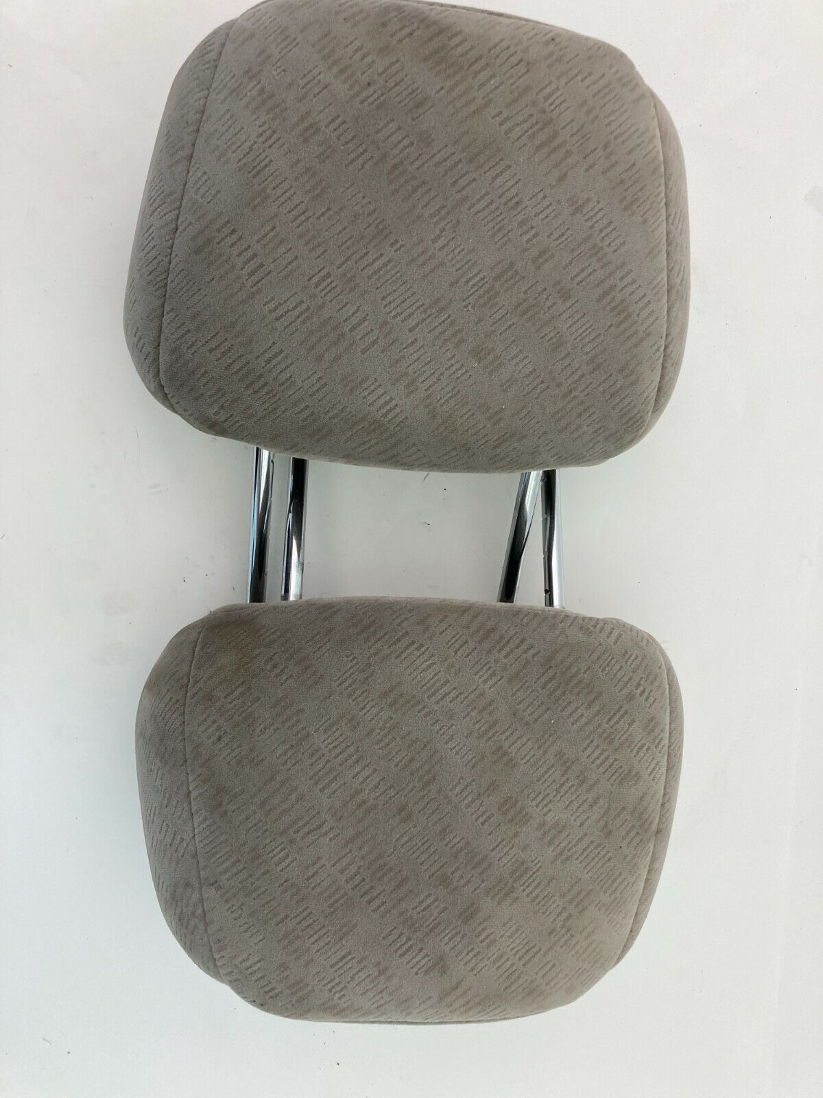 2004 2005 2006 Hyundai Elantra Front Left Right Side Seat Headrest Head Rest Set