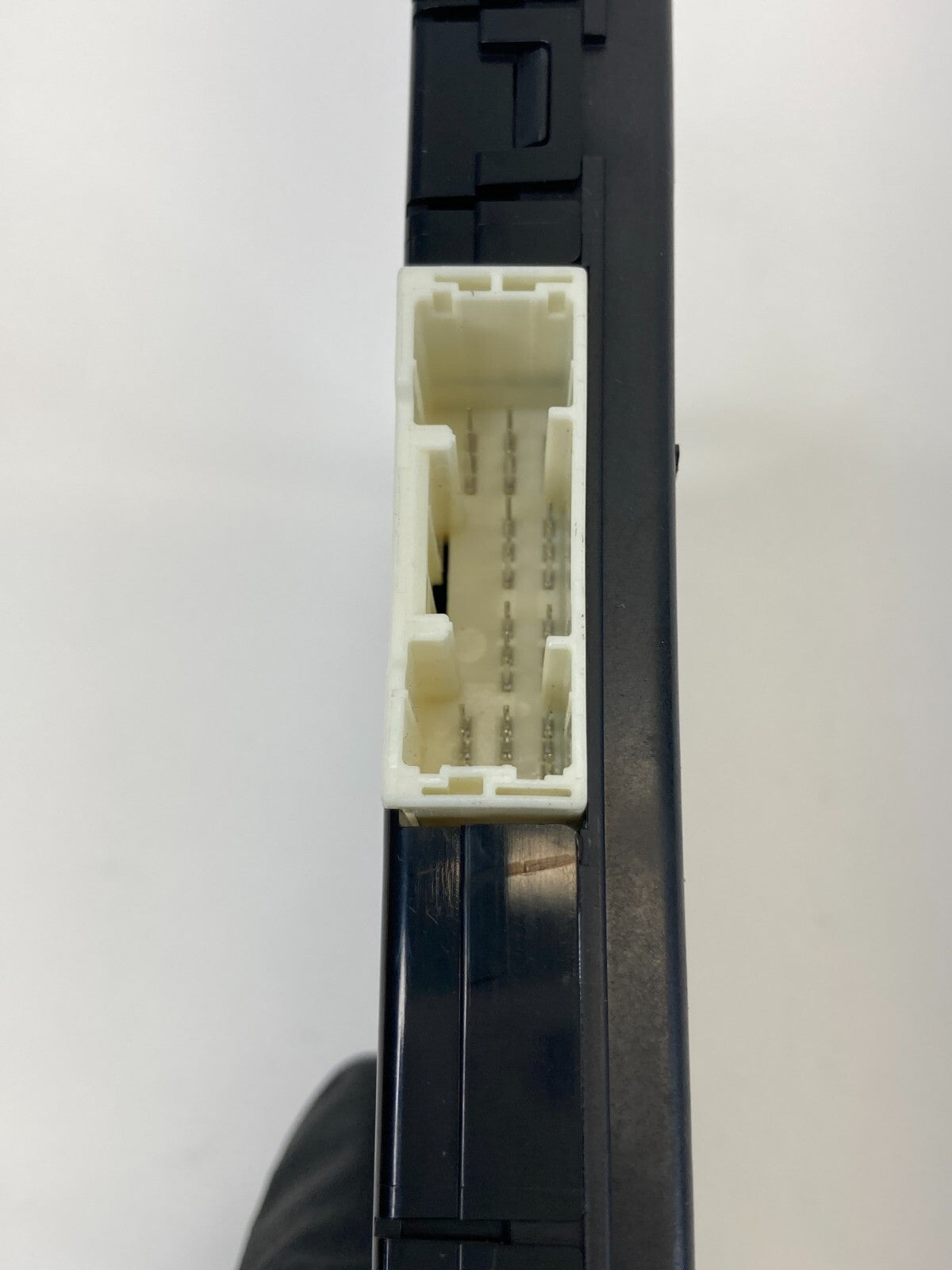 2013-2015 Toyota Prius Multiplex Network Body Control Module 89221-47260