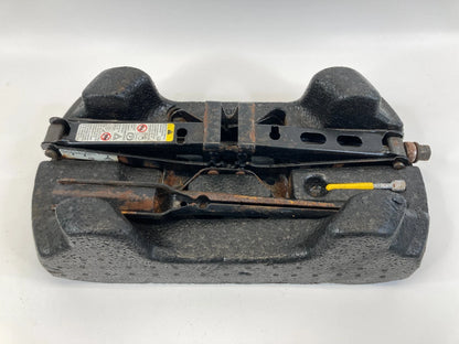 04-07 GRAND PRIX LACROSSE EMERGENCY SPARE TIRE JACK & TOOL LUG WRENCH 22722565