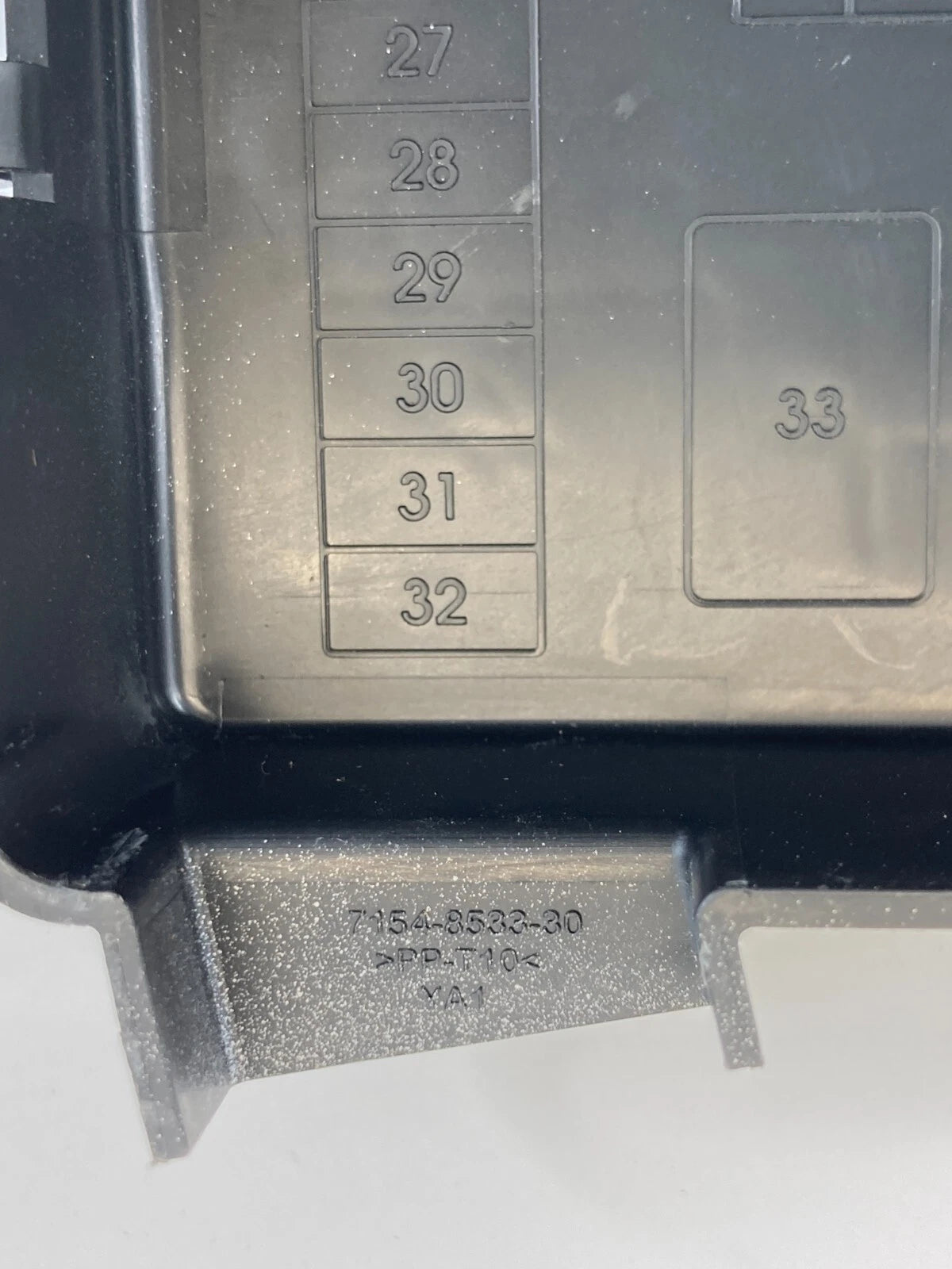 2007 07 CHRYSLER 300 ENGINE FUSE RELAY BOX COVER LID CAP 7154-8533-30 OEM