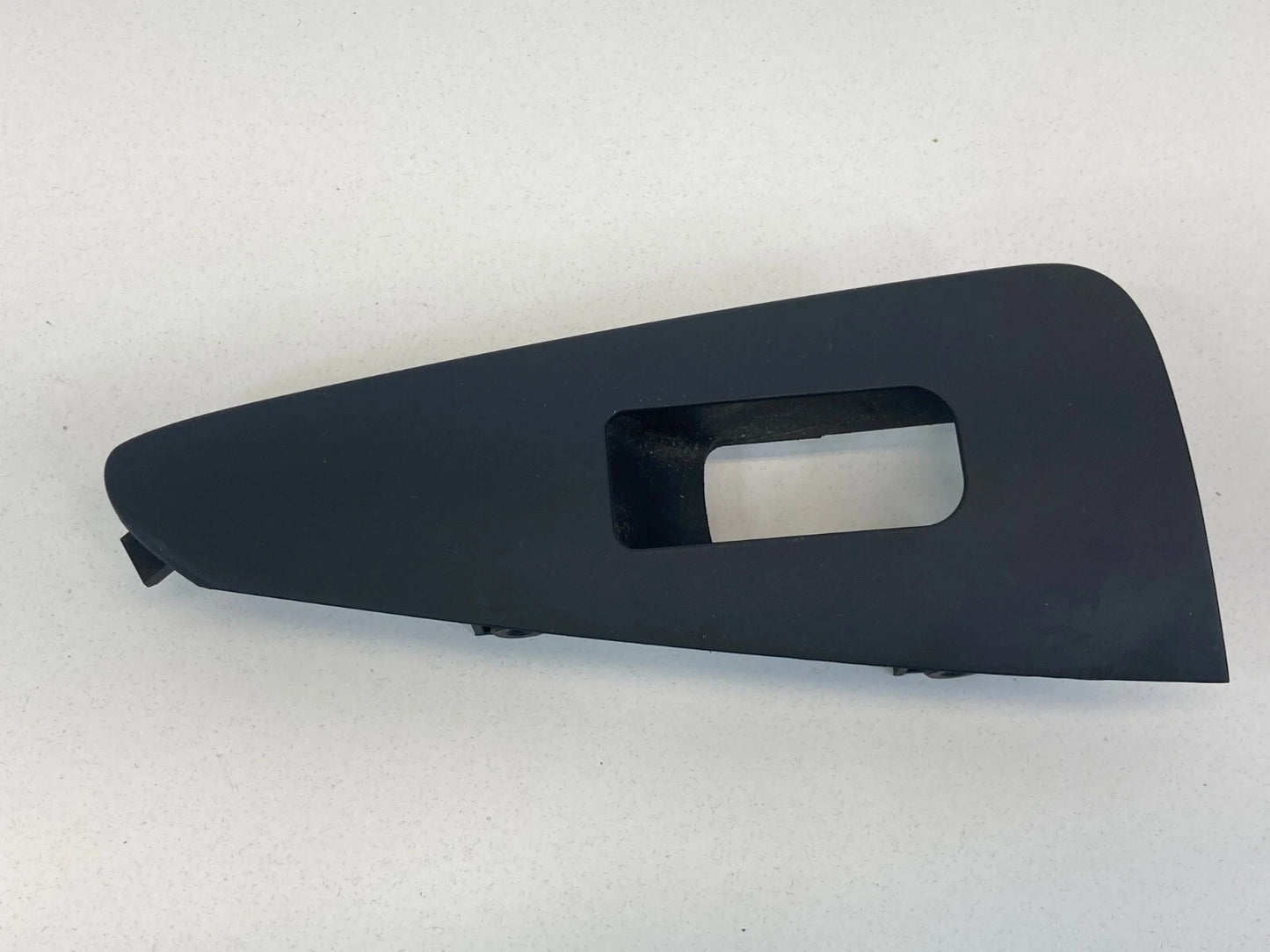 2010-2013 KIA FORTE REAR LEFT SIDE DOOR WINDOW SWITCH BEZEL COVER TRIM 201005752