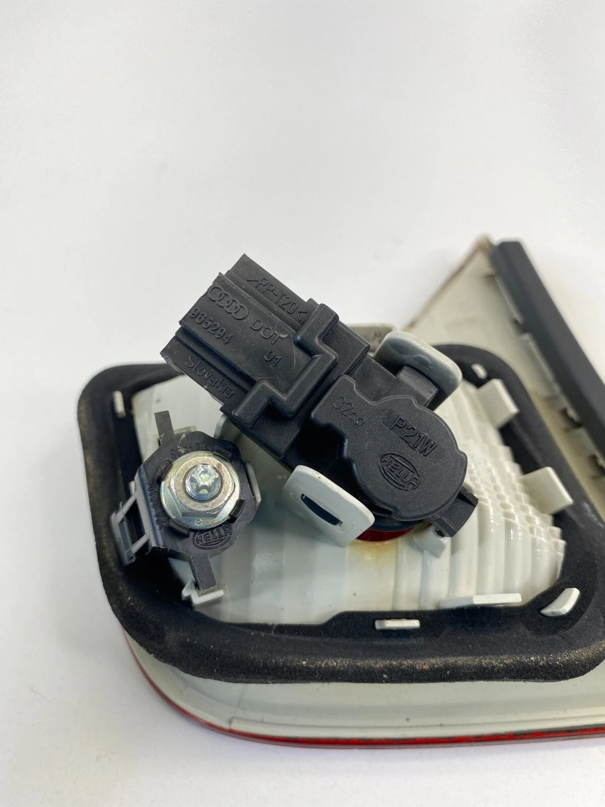 2005-2008 AUDI A4 QUATTRO SEDAN REAR RIGHT INNER TRUNK TAIL LIGHT LAMP OEM