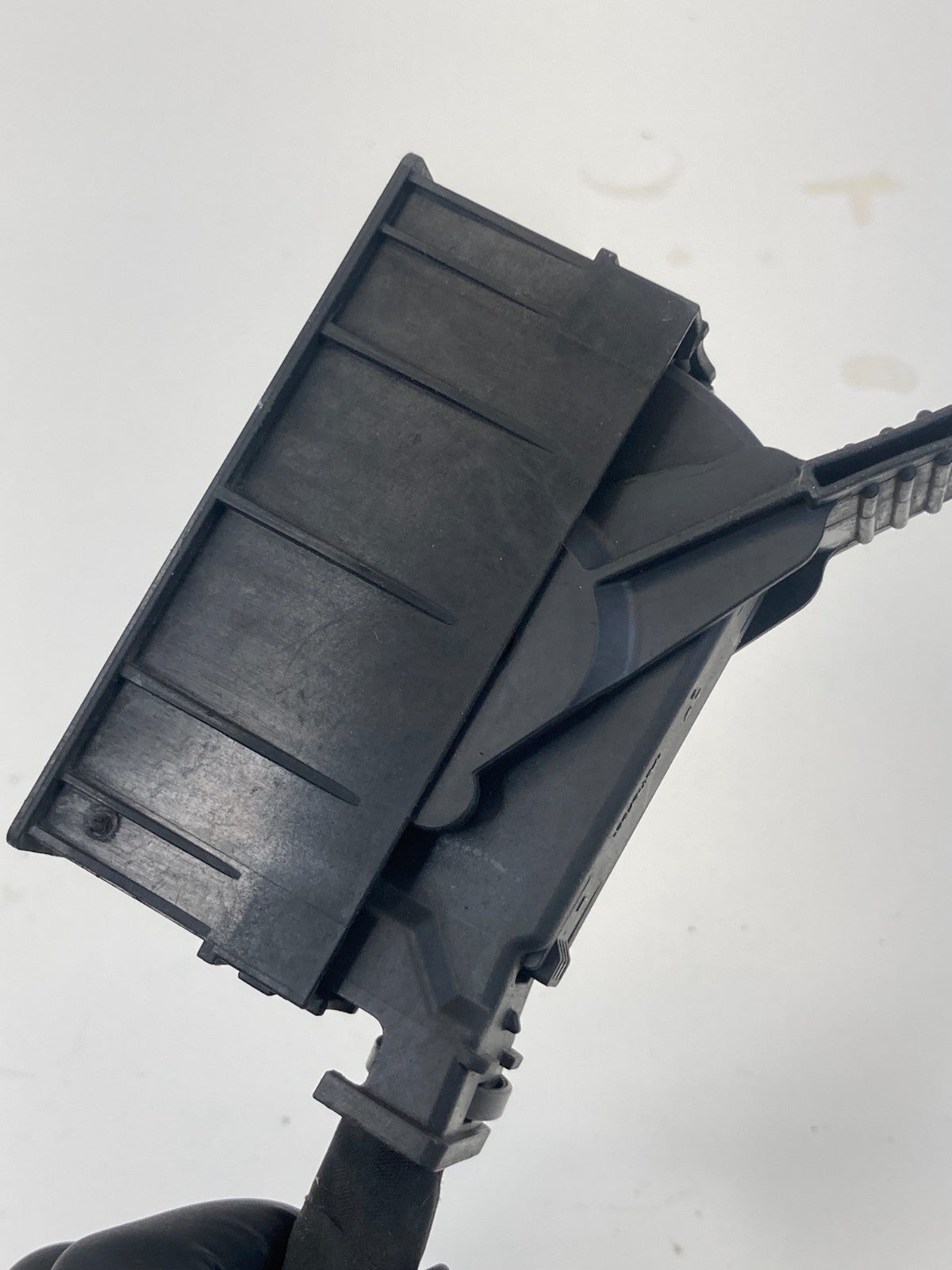 2013 2014 Hyundai Accent 1.6L A/T FWD ABS Pump Anti Lock Brake Connector Cable