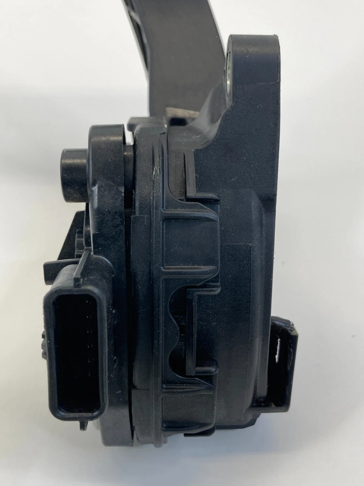 2013-2018 NISSAN ALTIMA GAS ACCELERATOR PEDAL TRAVEL SENSOR 18002-3TA0B OEM